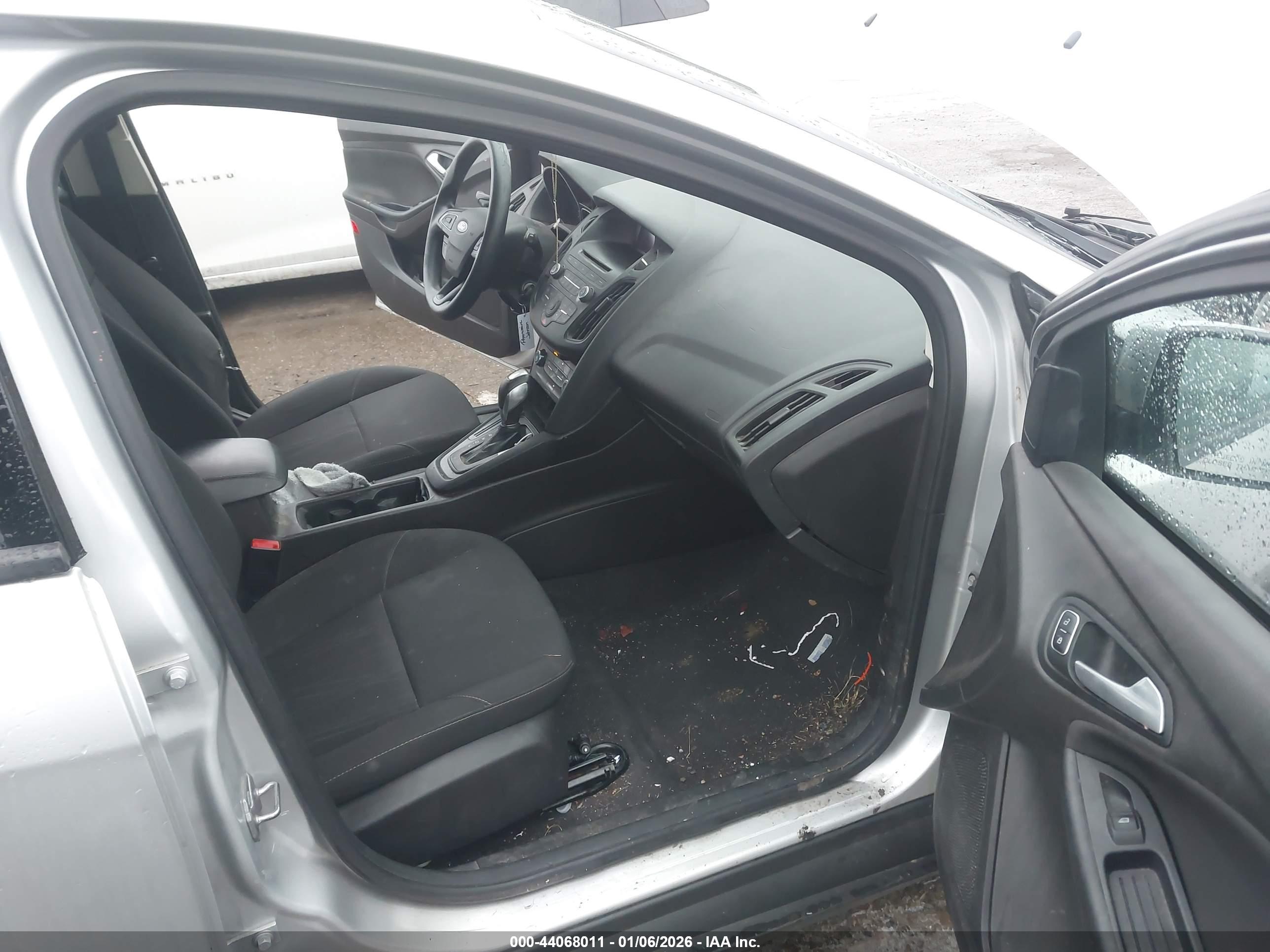 FORD FOCUS image 5