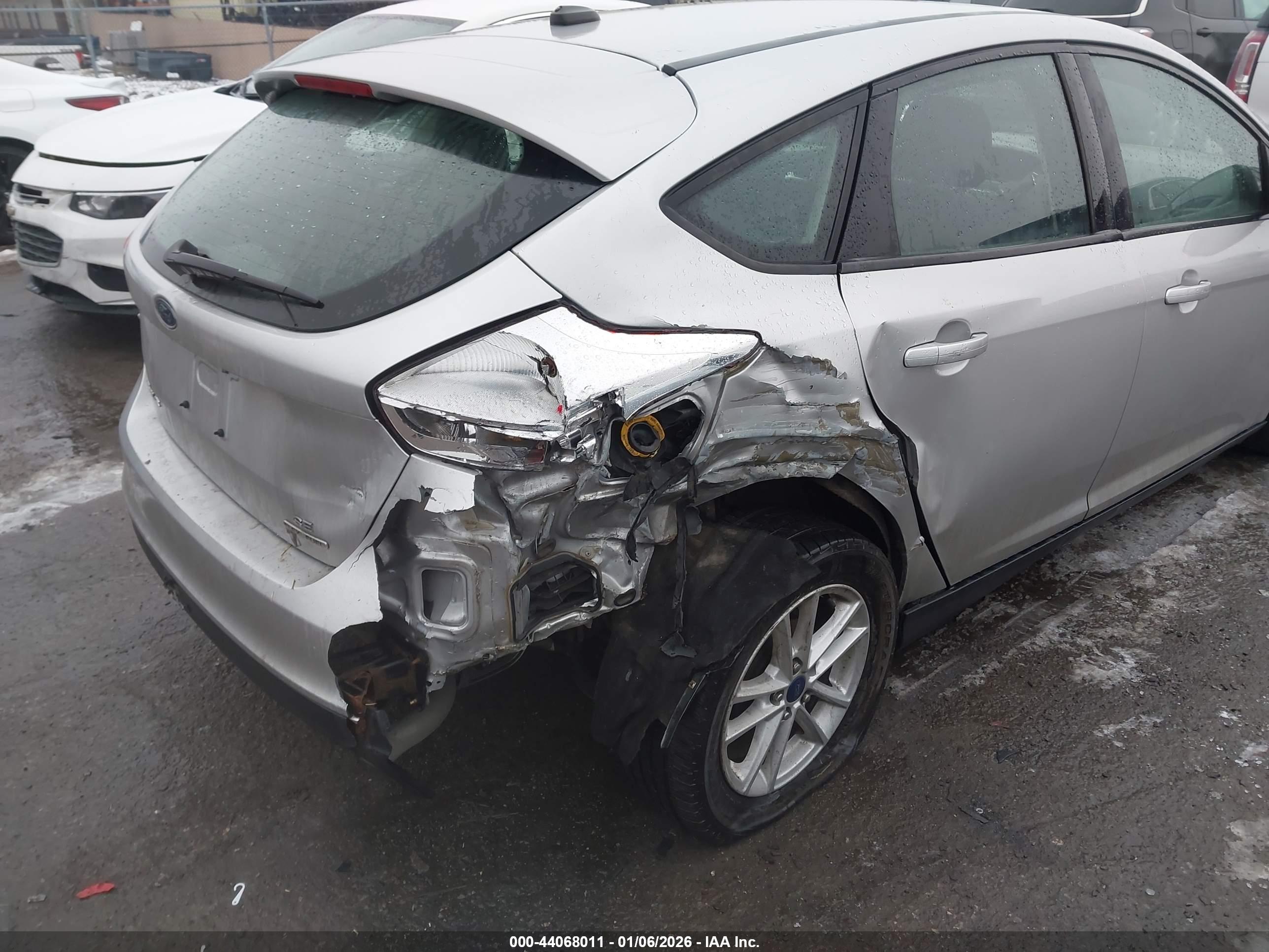 FORD FOCUS image 6