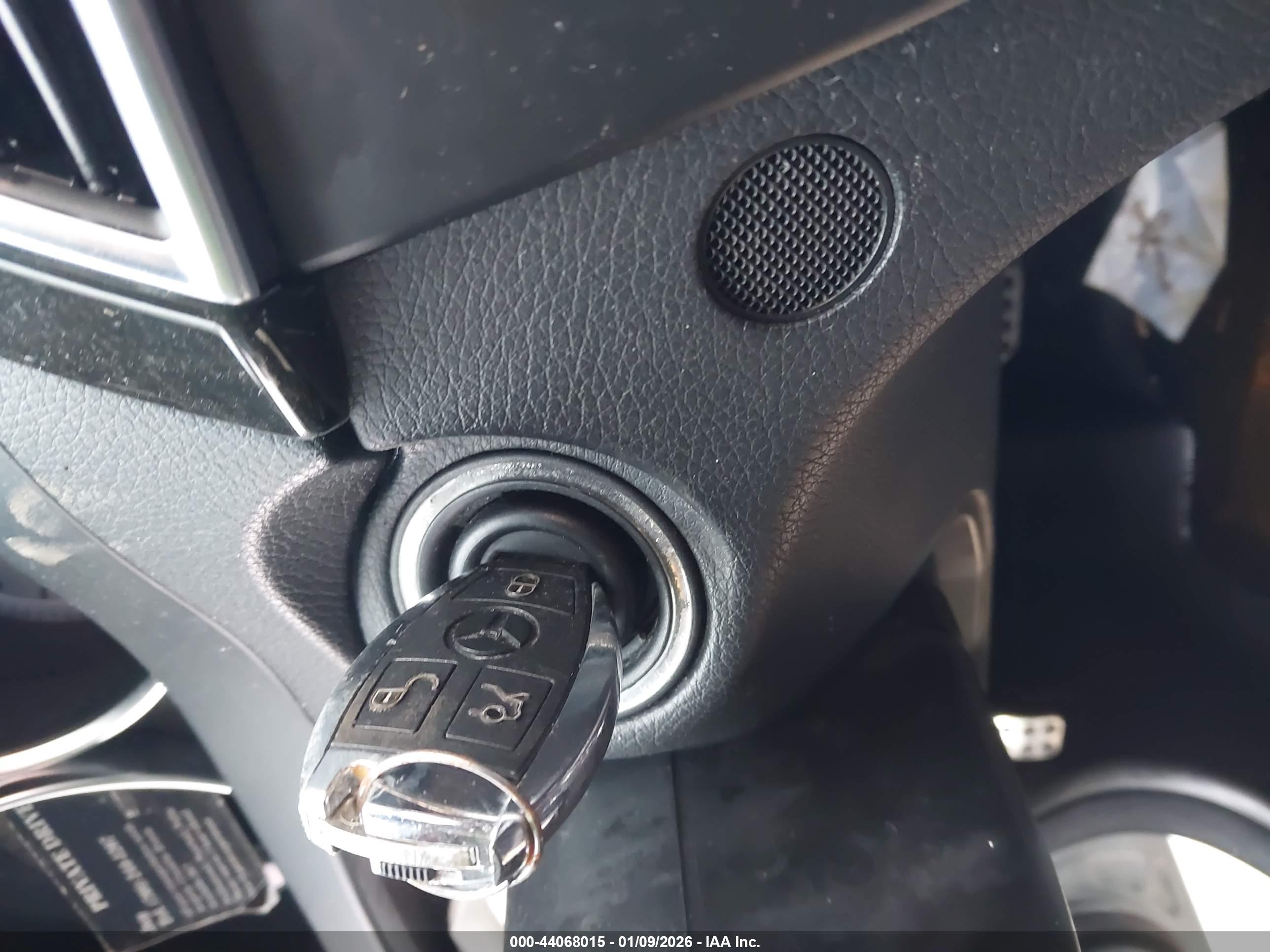 MERCEDES-BENZ C image 11