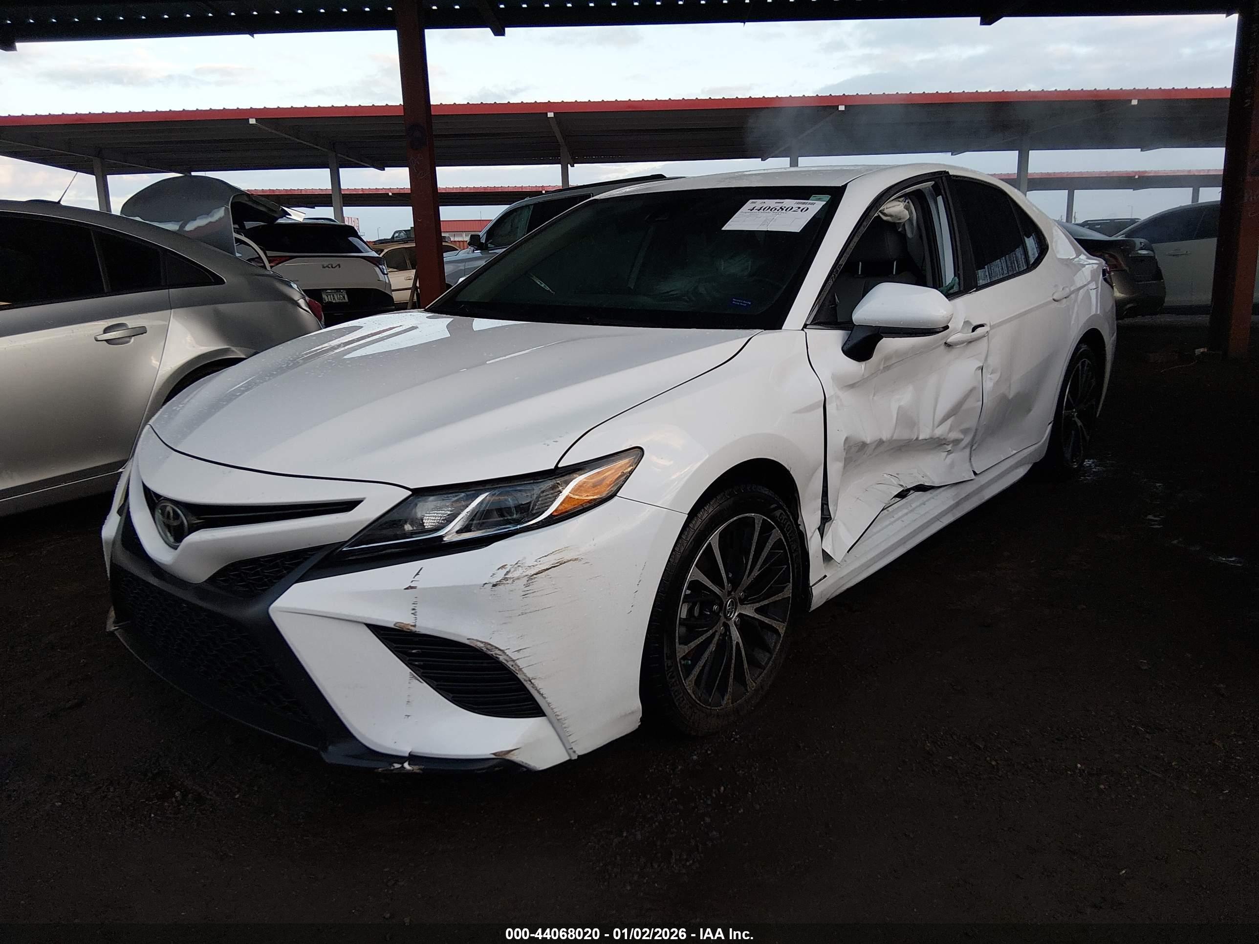 TOYOTA CAMRY image 2