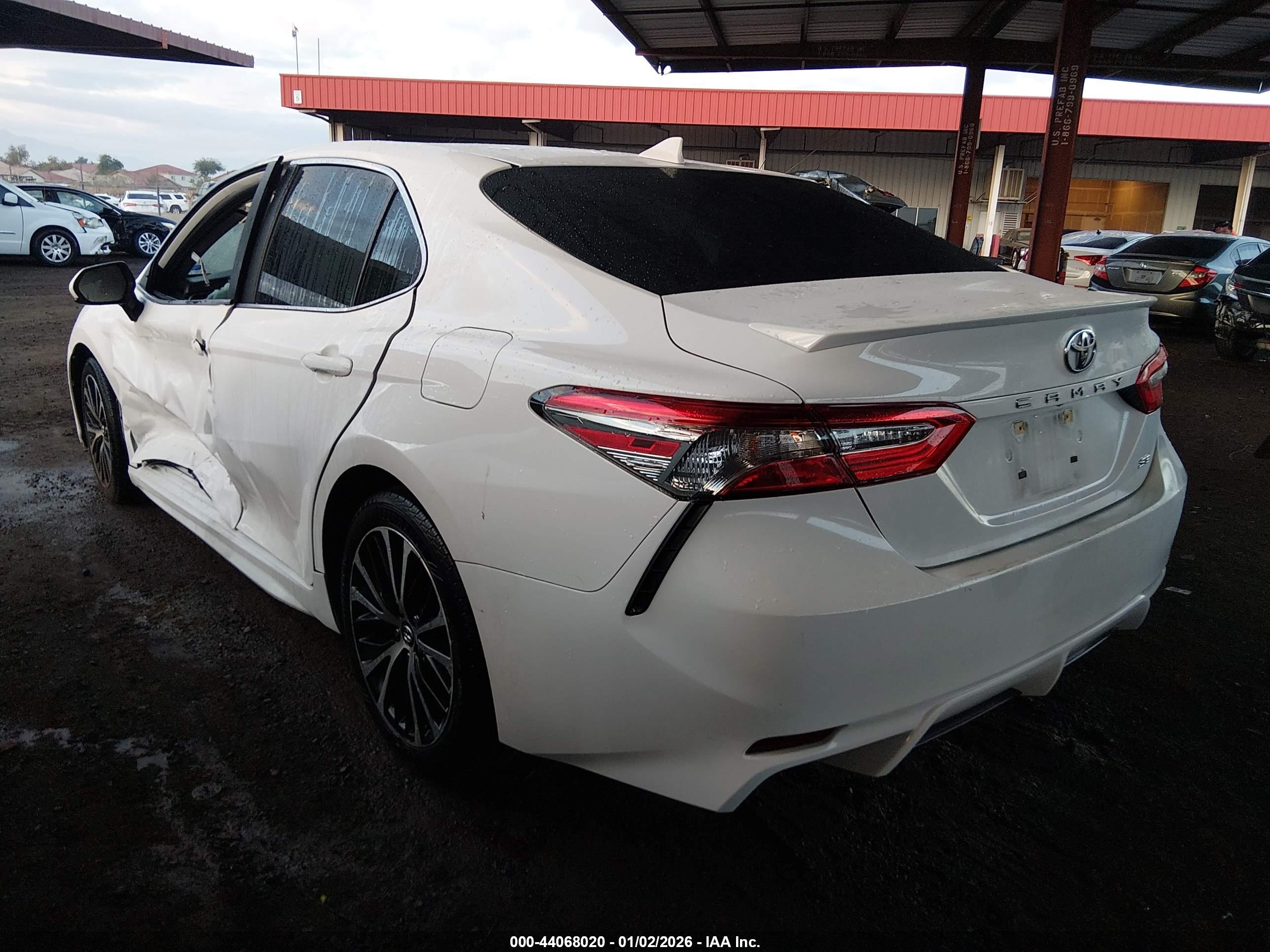 TOYOTA CAMRY image 3