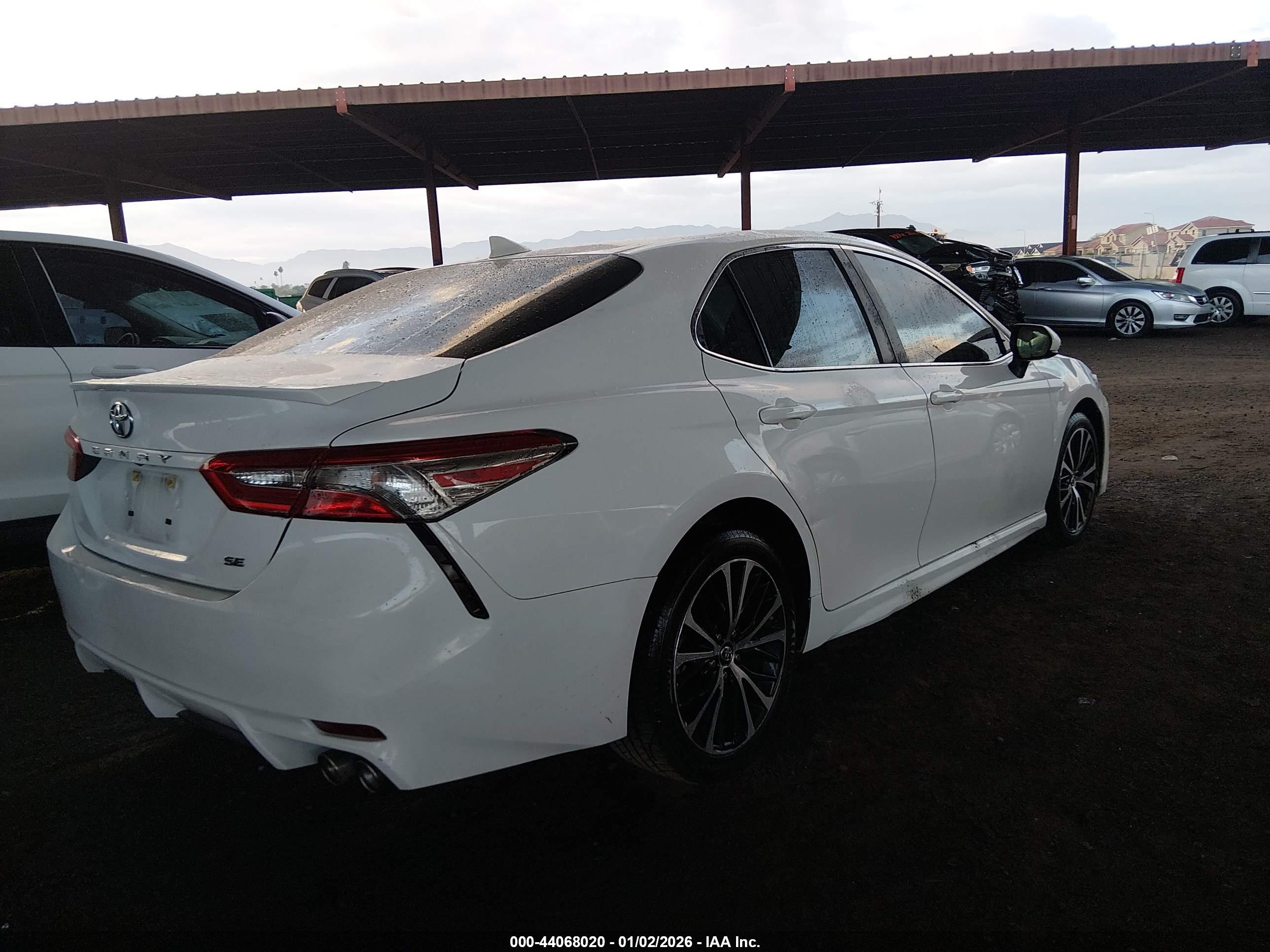 TOYOTA CAMRY image 4