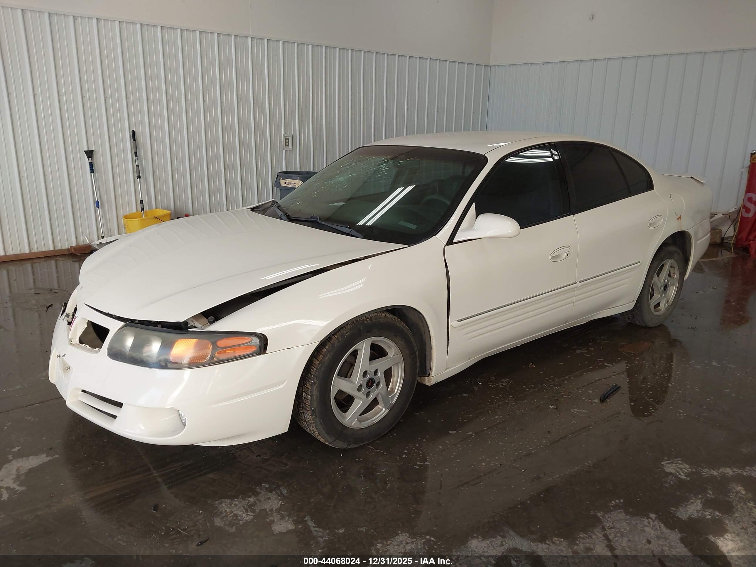 PONTIAC BONNEVILLE image 2