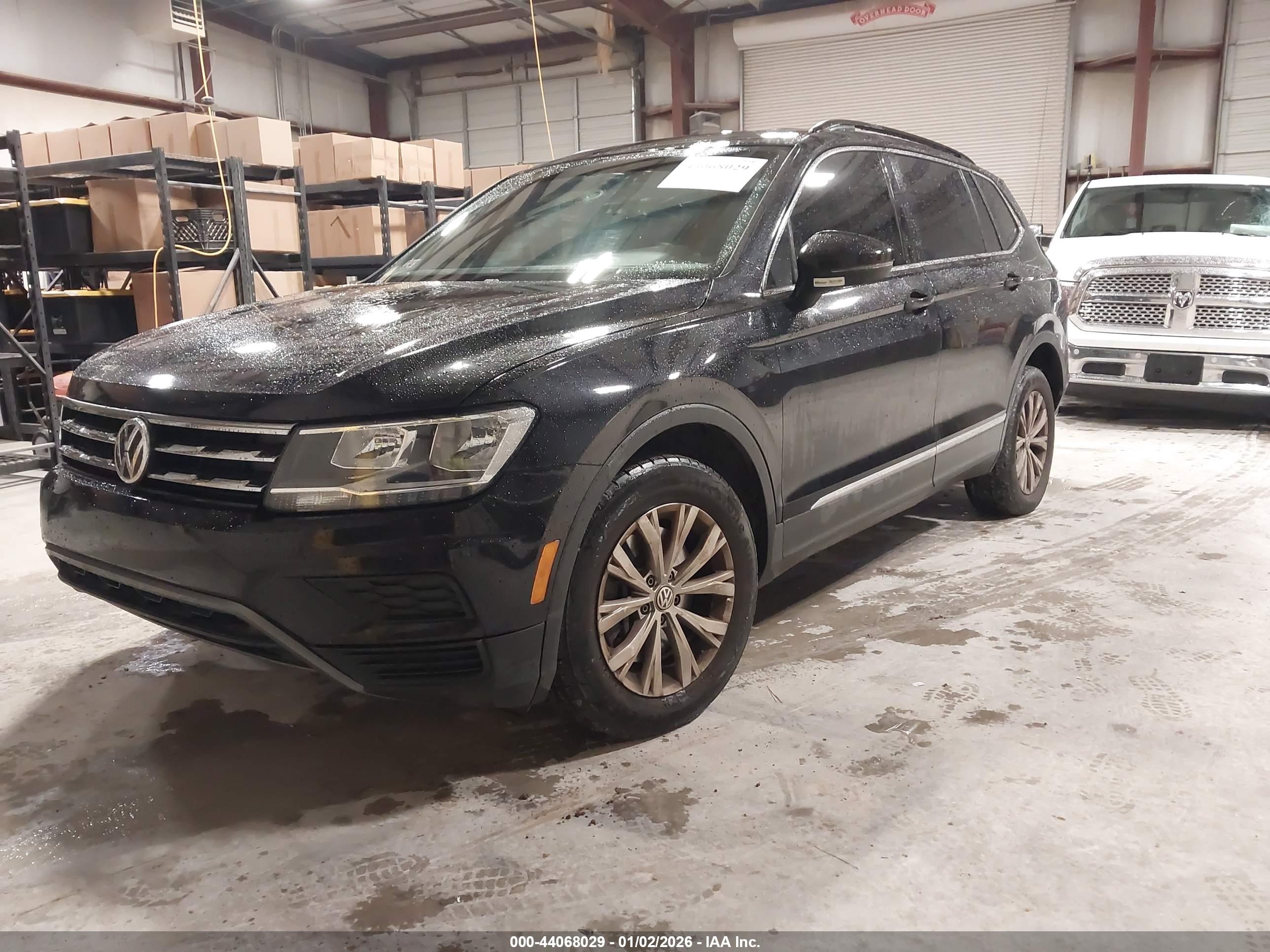 VOLKSWAGEN TIGUAN image 2