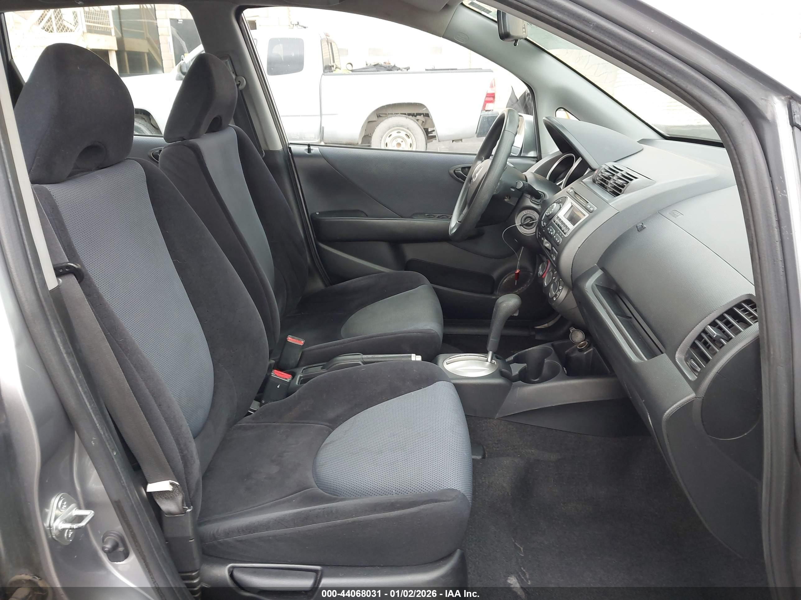HONDA FIT image 5