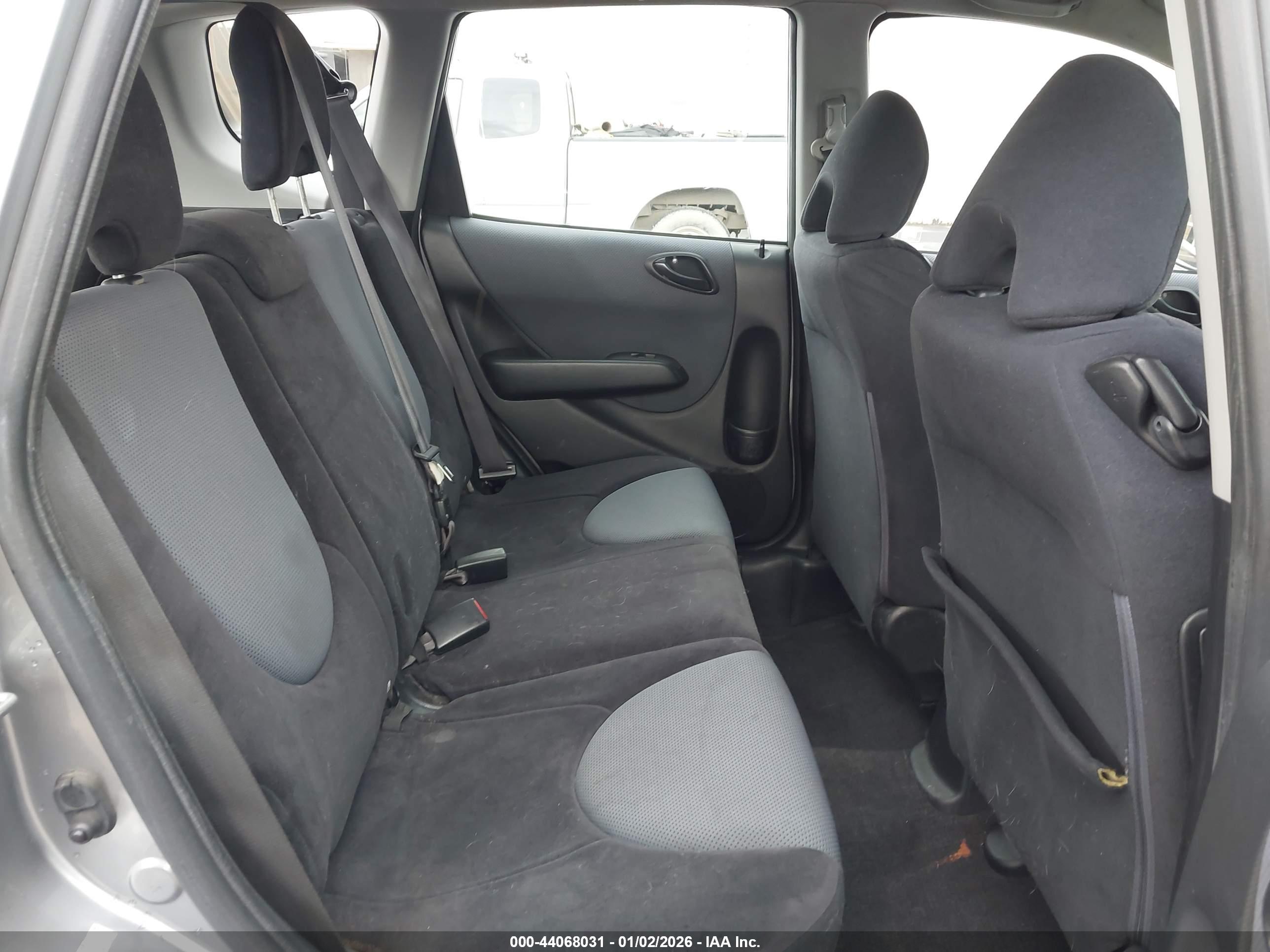 HONDA FIT image 8