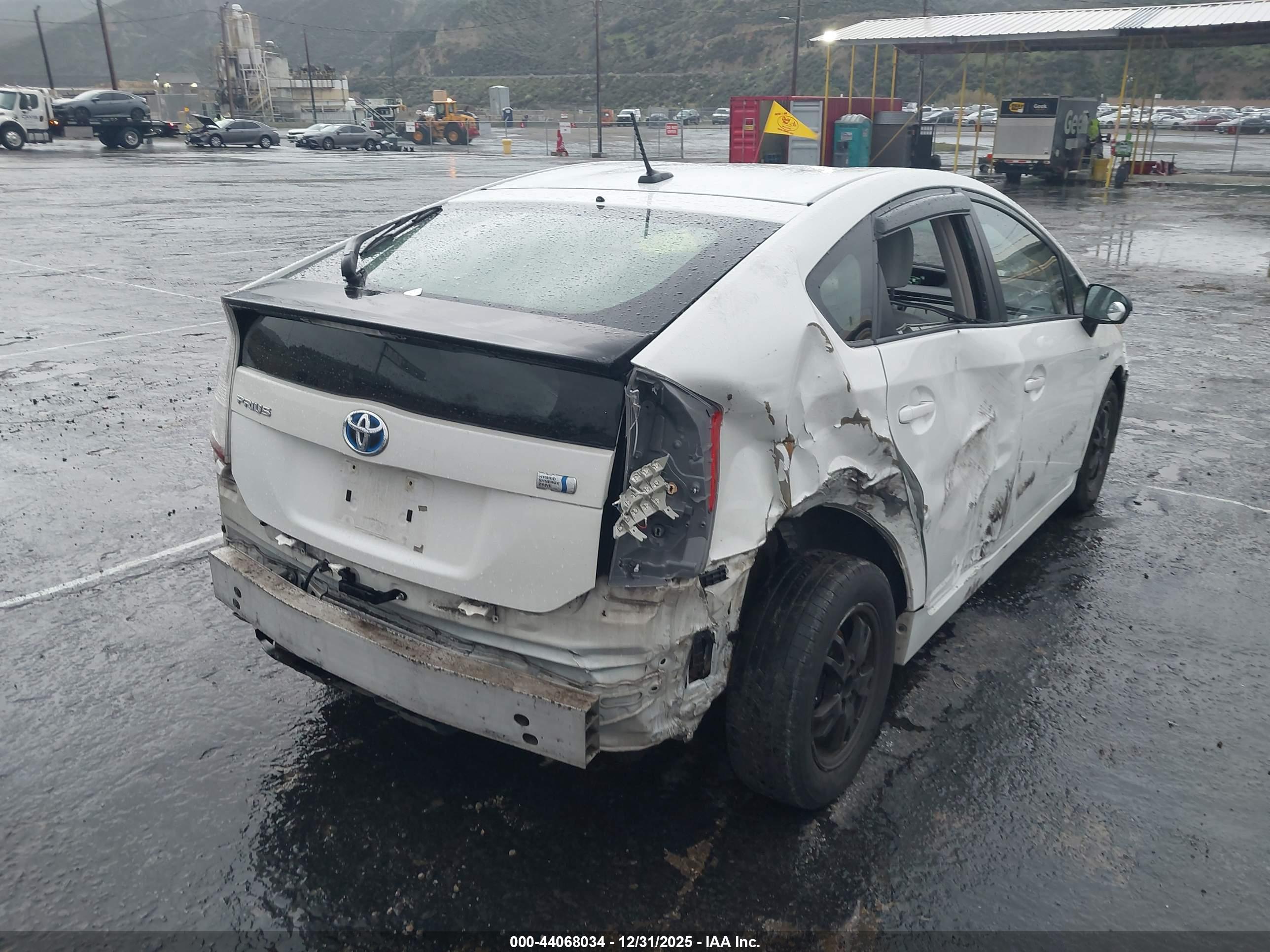 TOYOTA PRIUS image 4