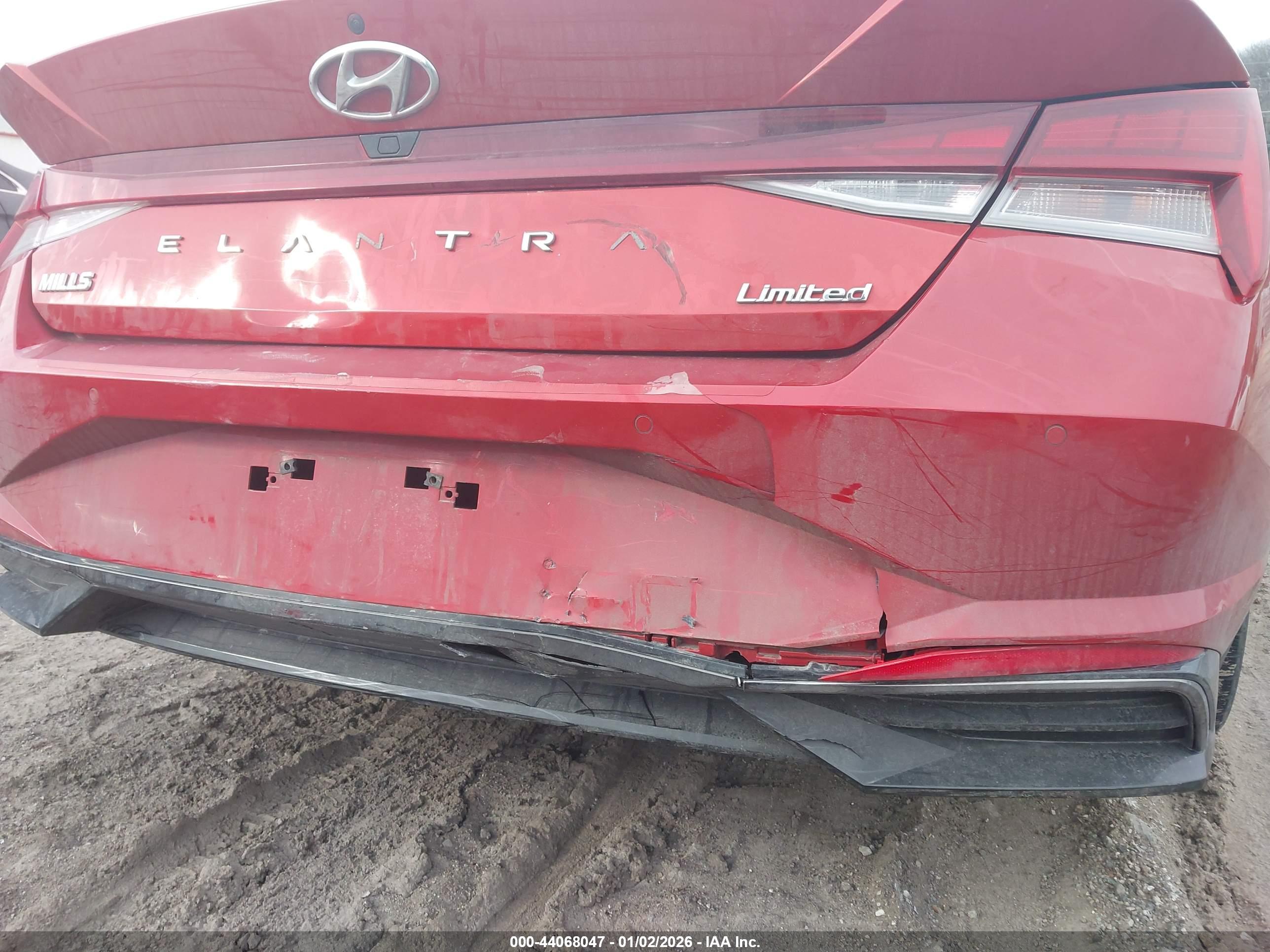 HYUNDAI ELANTRA image 6