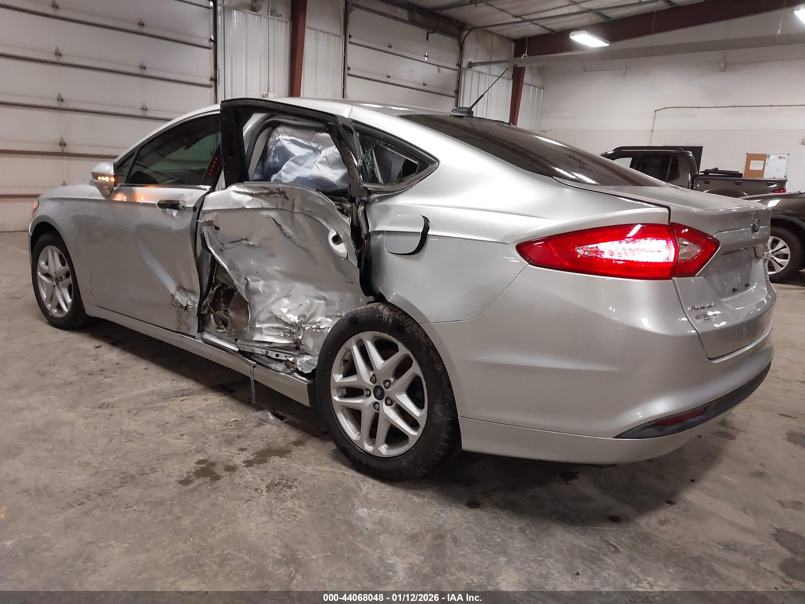 FORD FUSION image 3