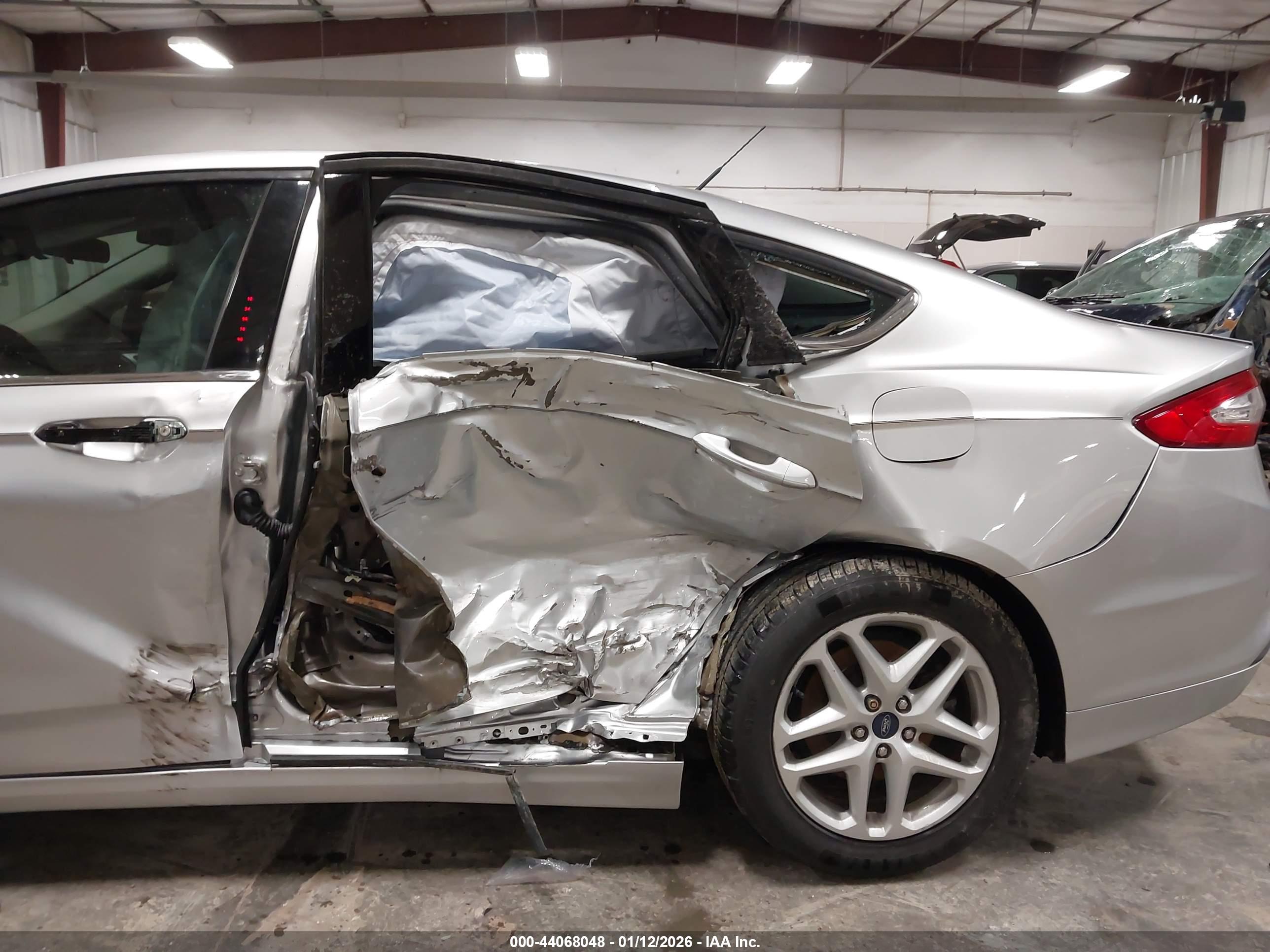 FORD FUSION image 6