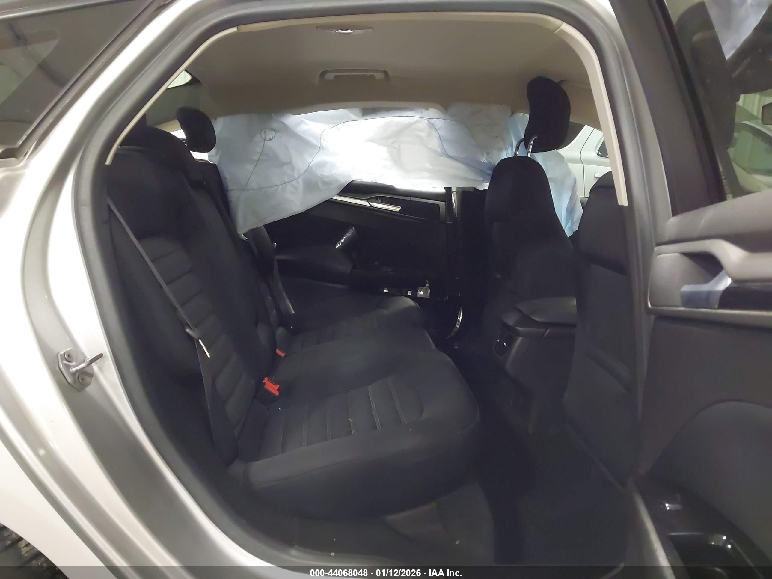 FORD FUSION image 8
