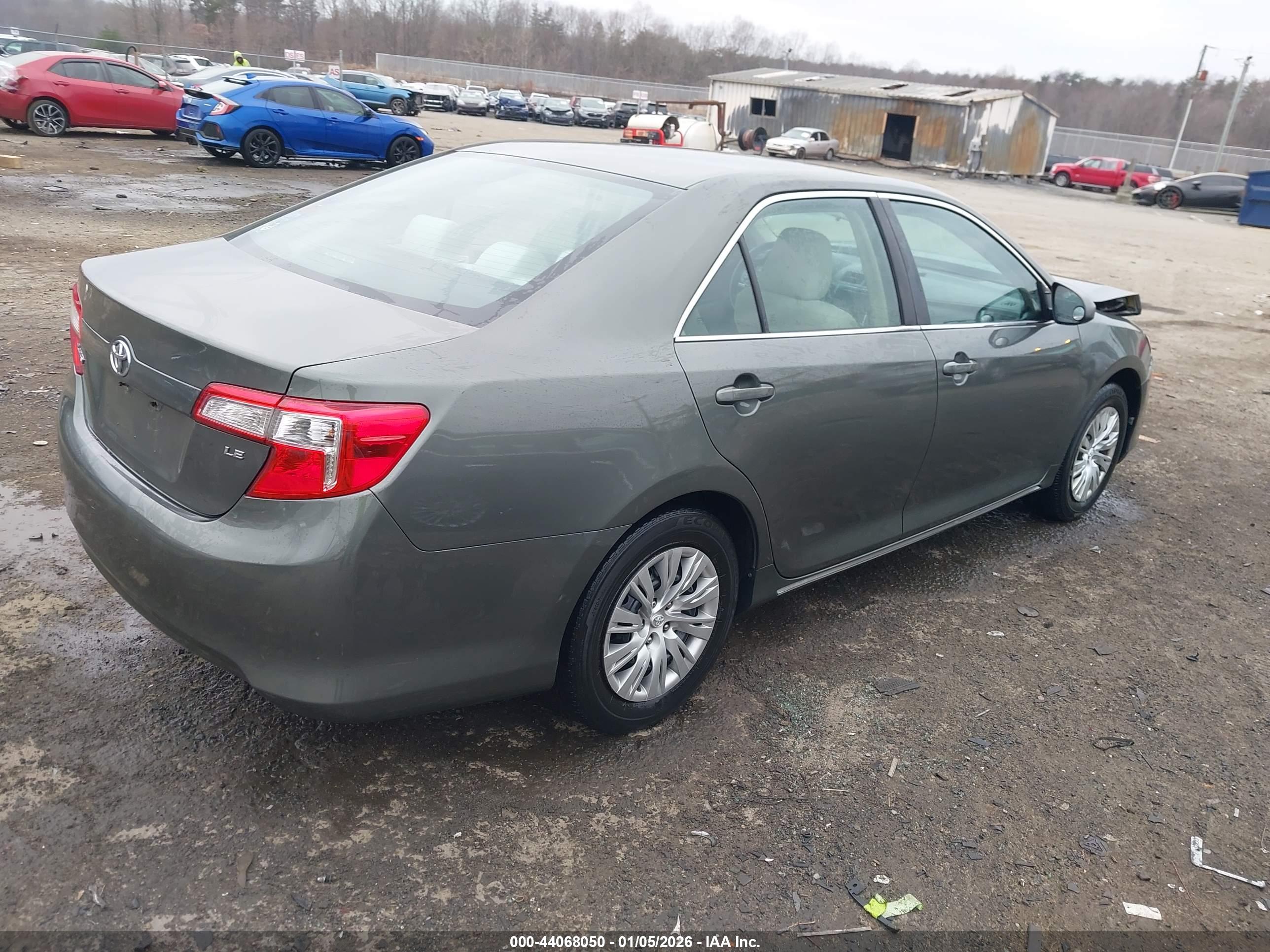 TOYOTA CAMRY image 4