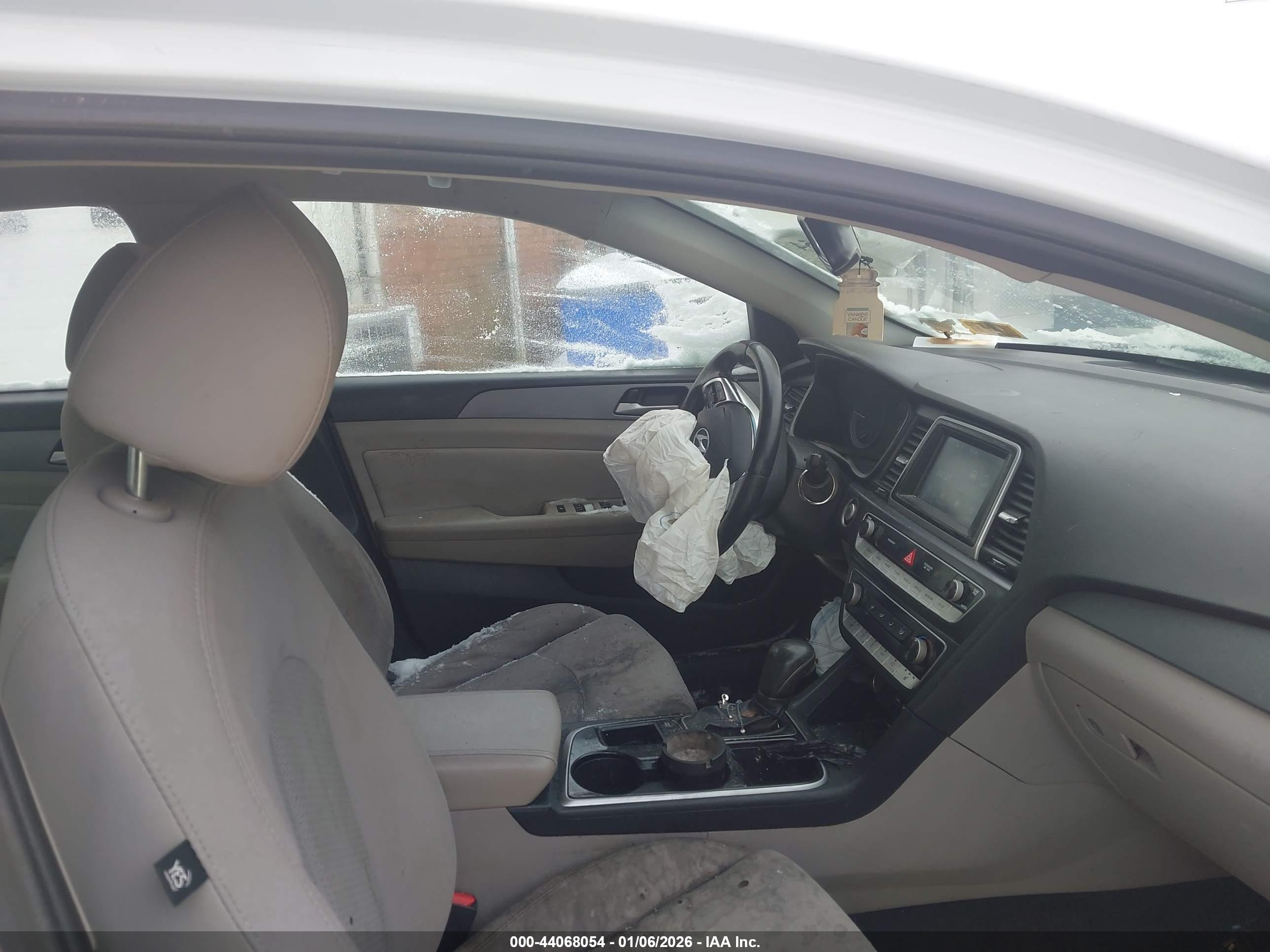 HYUNDAI SONATA image 5