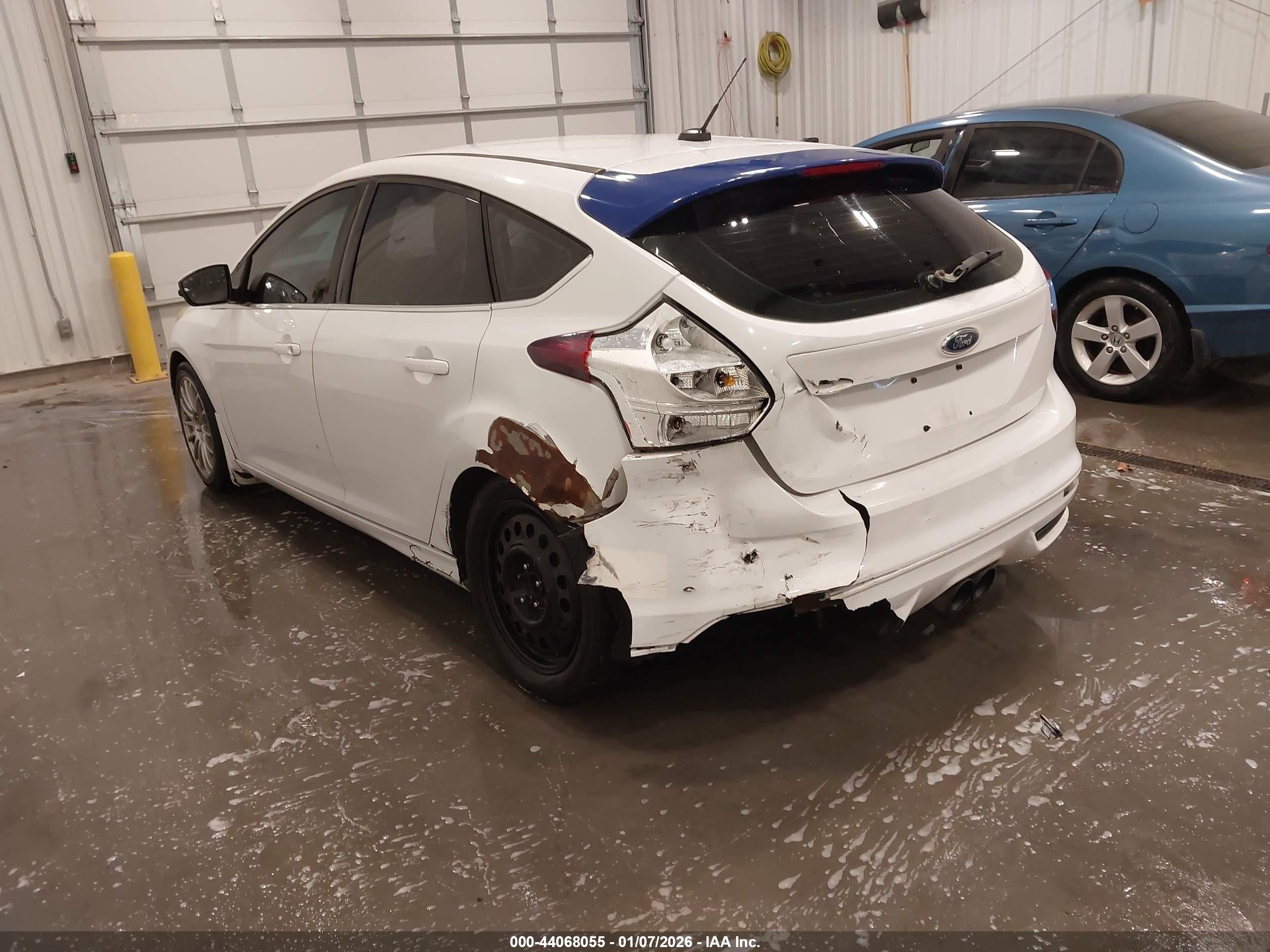 FORD FOCUS image 3