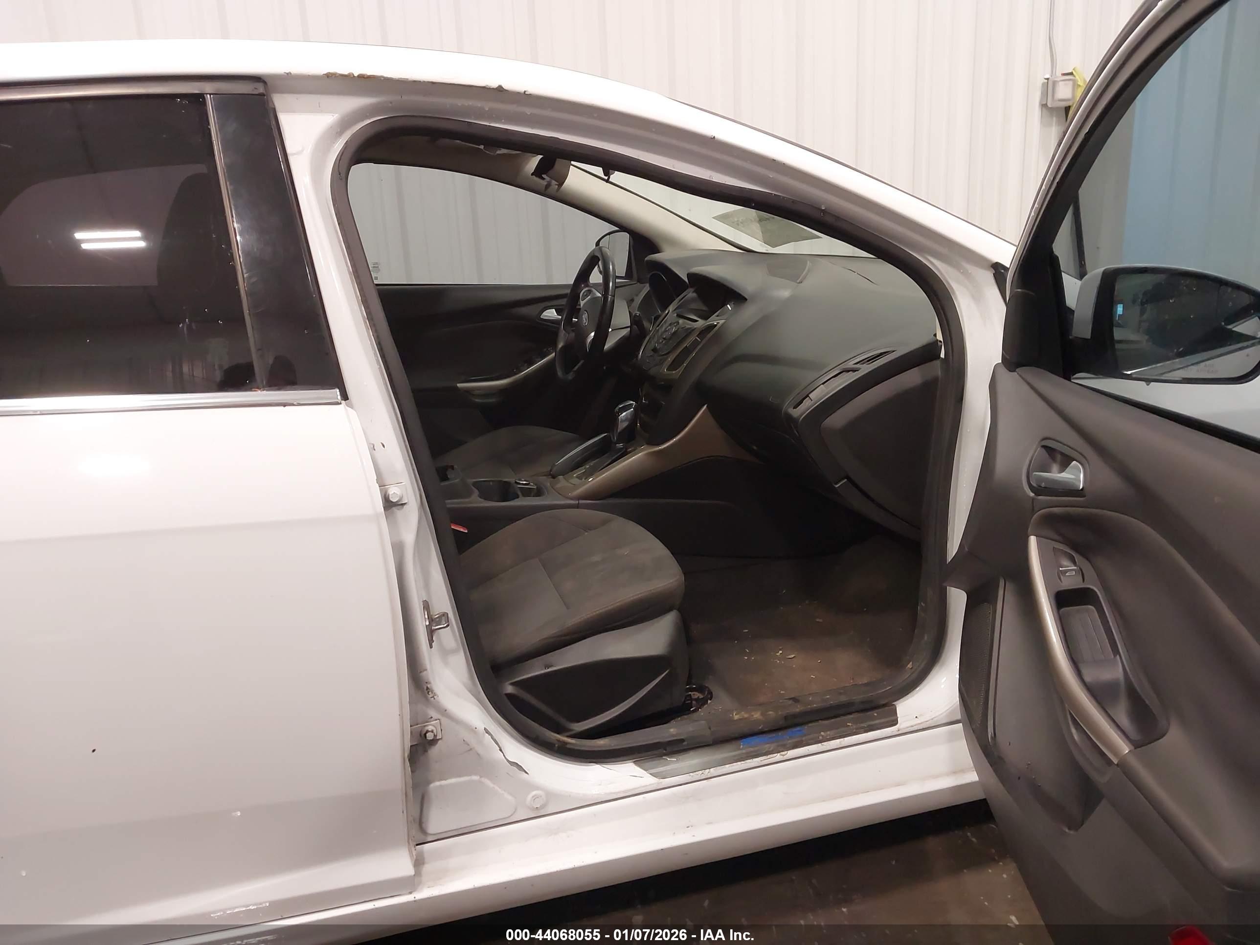 FORD FOCUS image 5