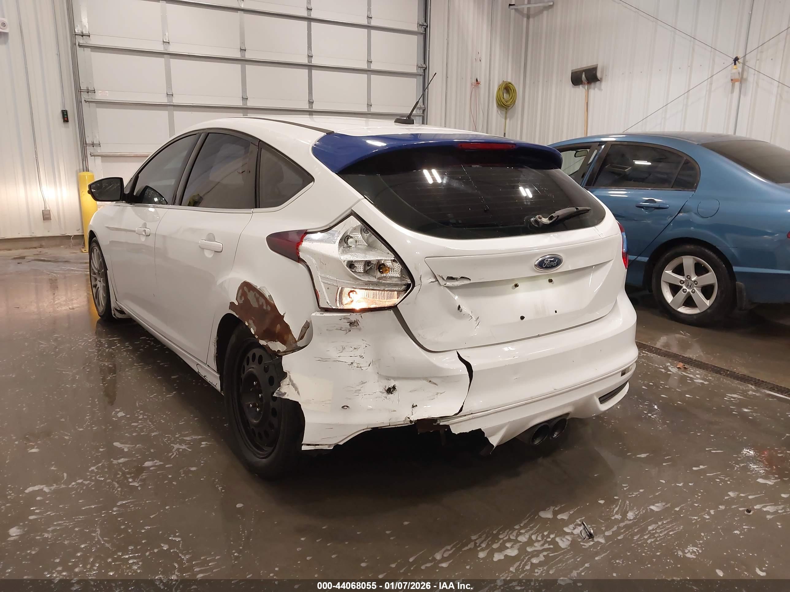 FORD FOCUS image 6