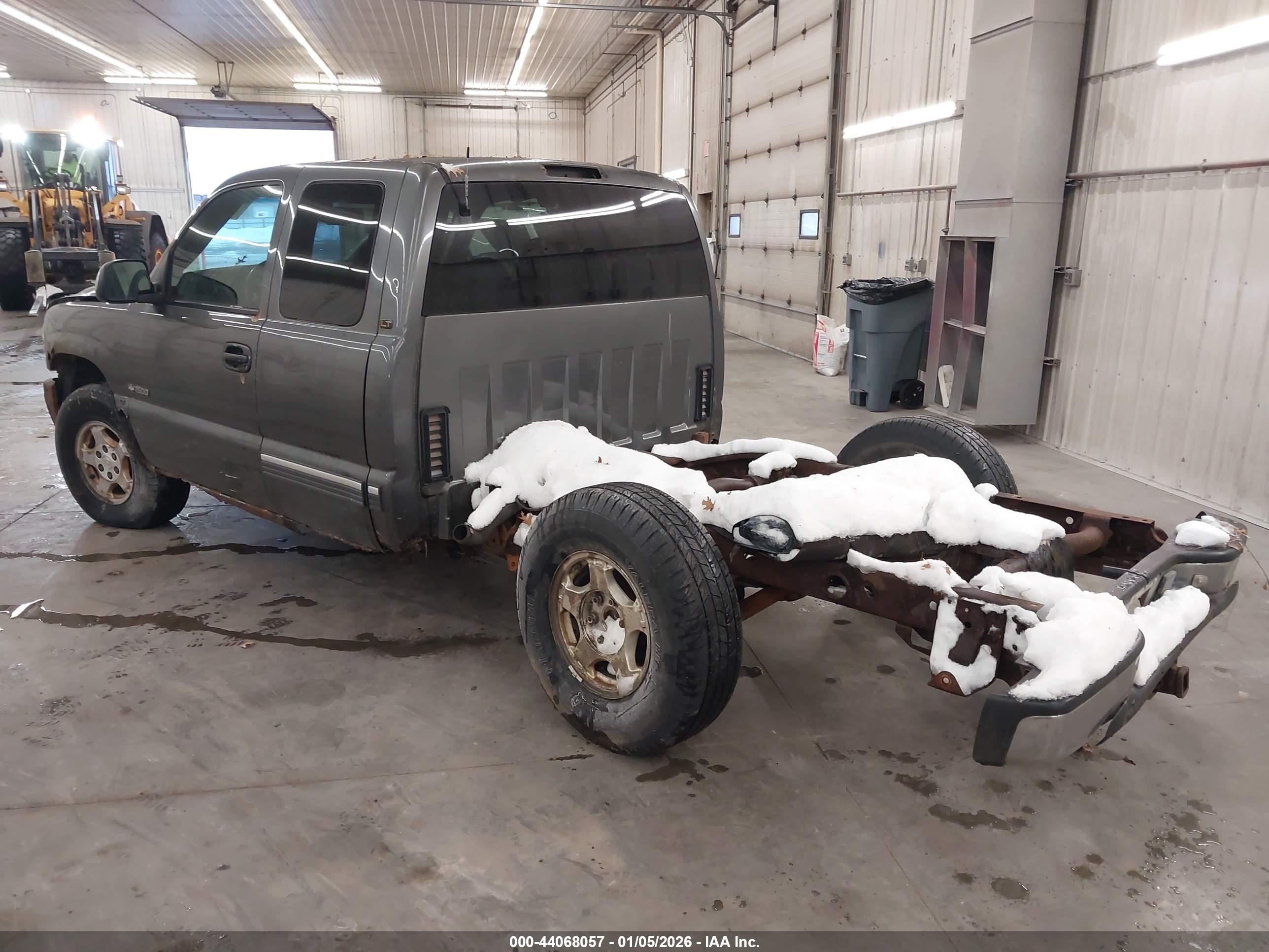 CHEVROLET SILVERADO image 3