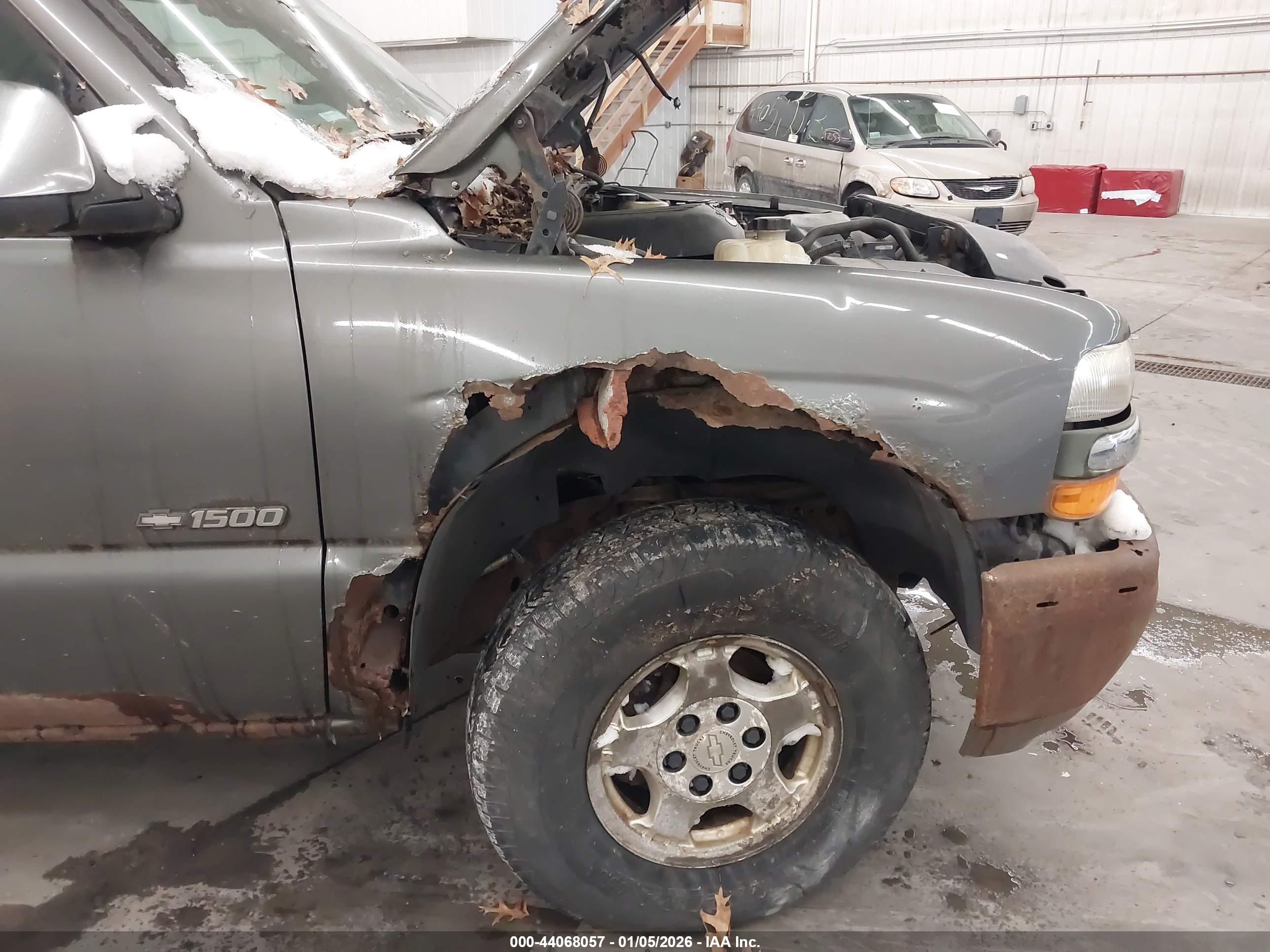 CHEVROLET SILVERADO image 6