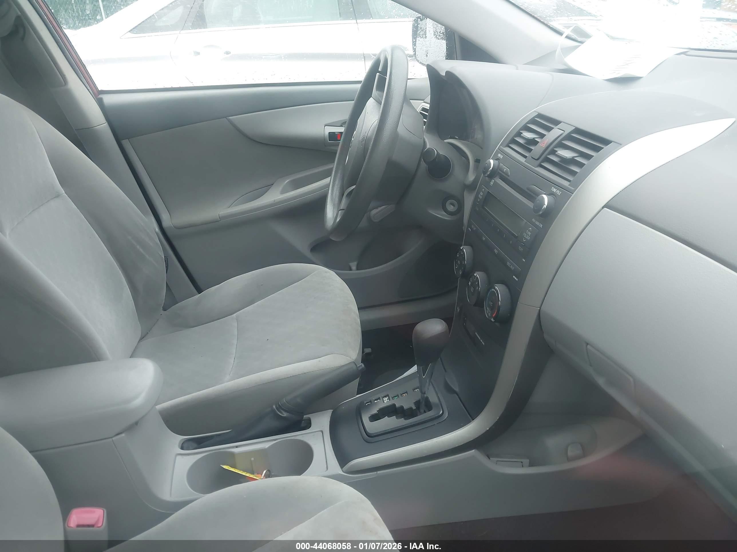 TOYOTA COROLLA image 5