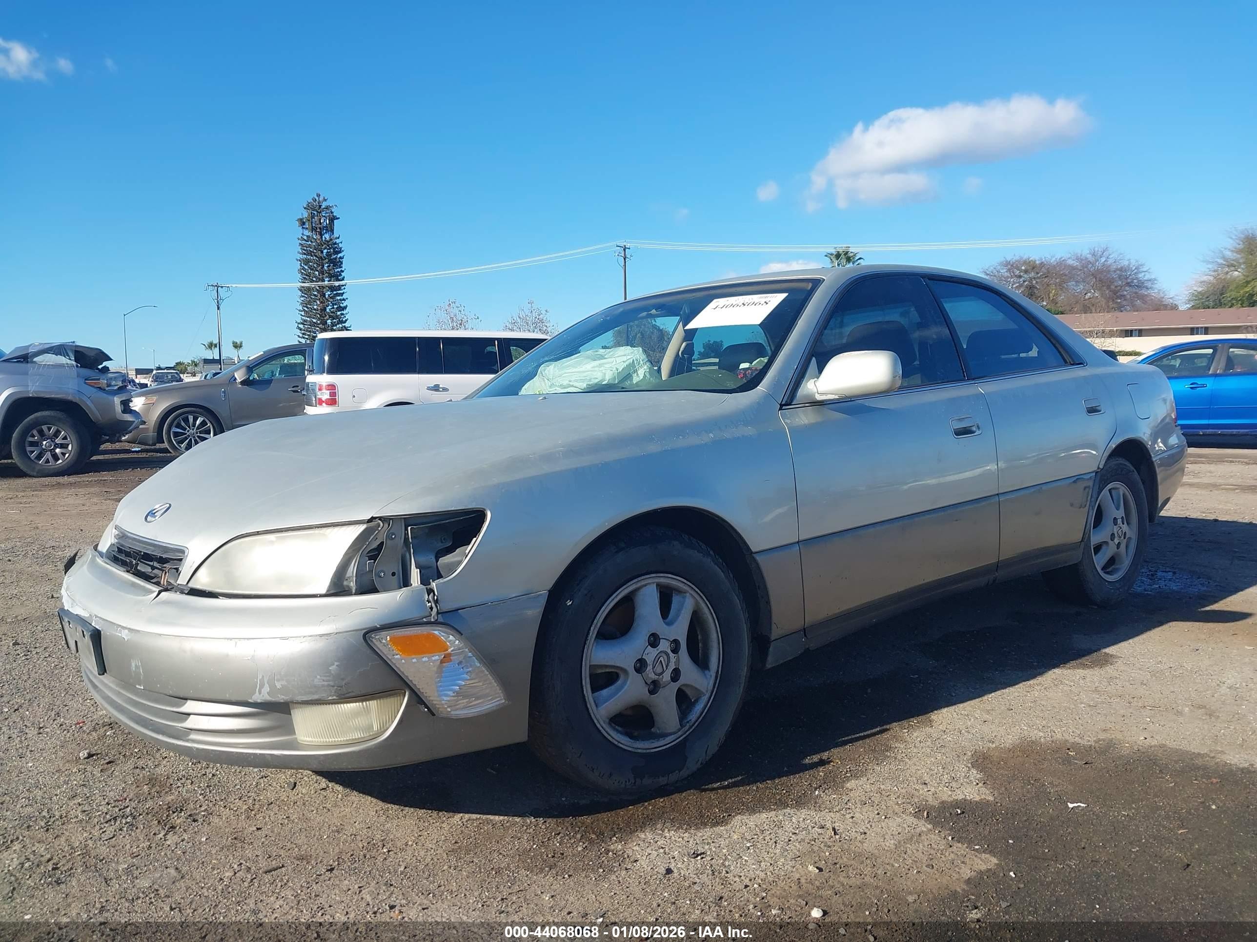 LEXUS ES image 2