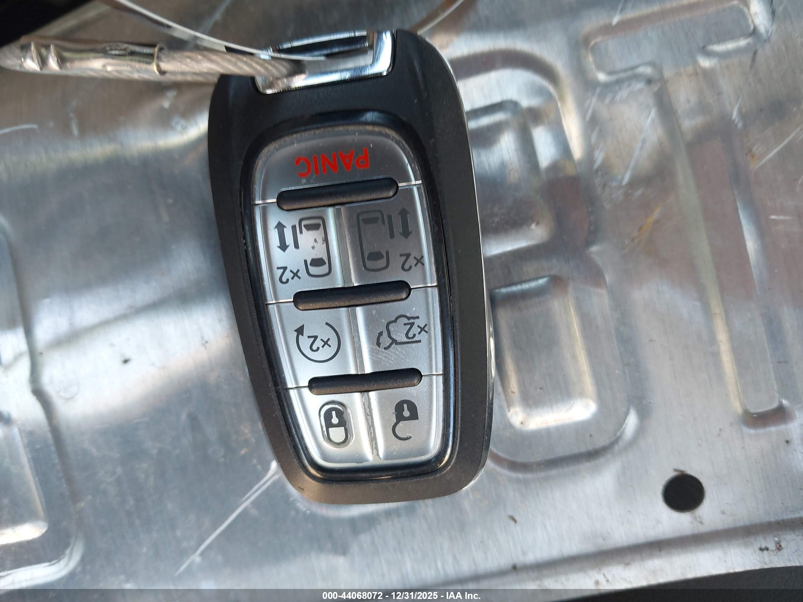 CHRYSLER PACIFICA image 11