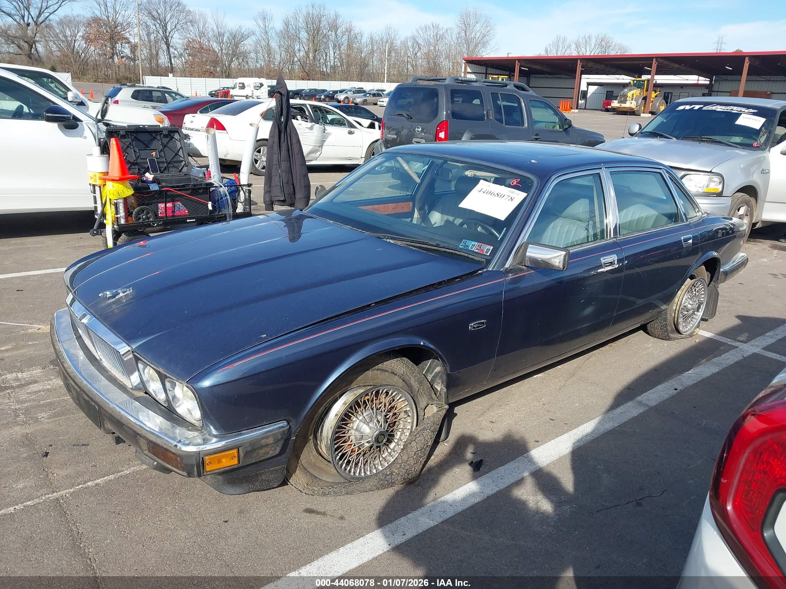 JAGUAR XJ6 image 2