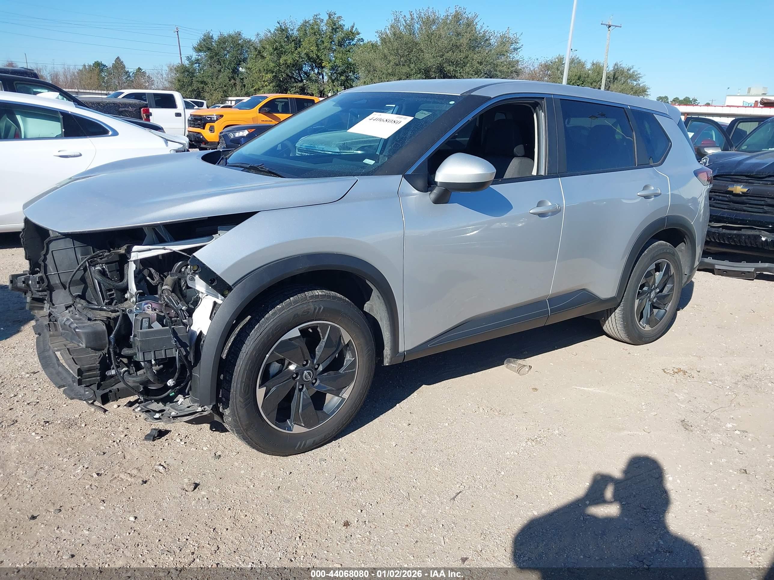 NISSAN ROGUE image 2