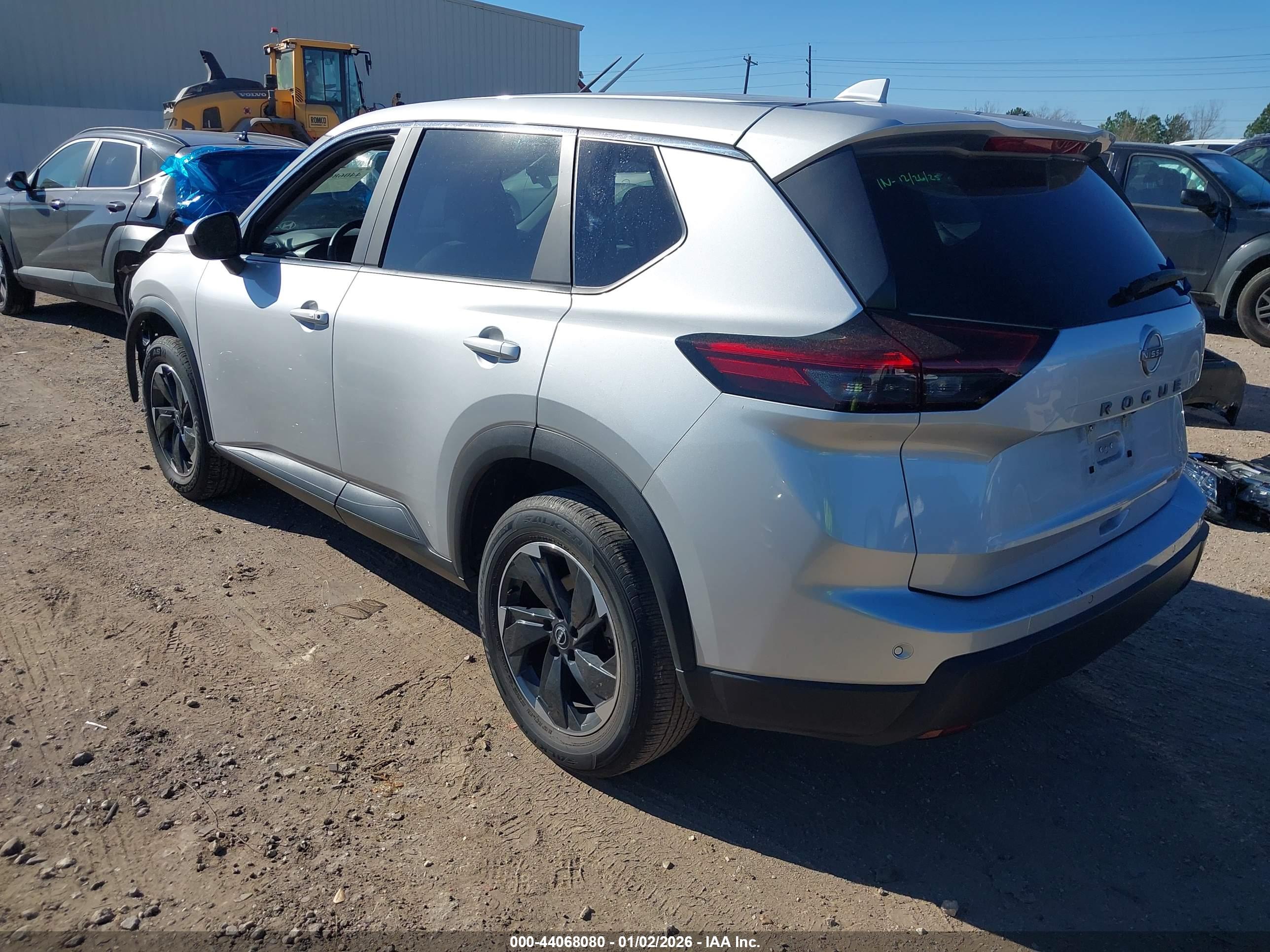 NISSAN ROGUE image 3