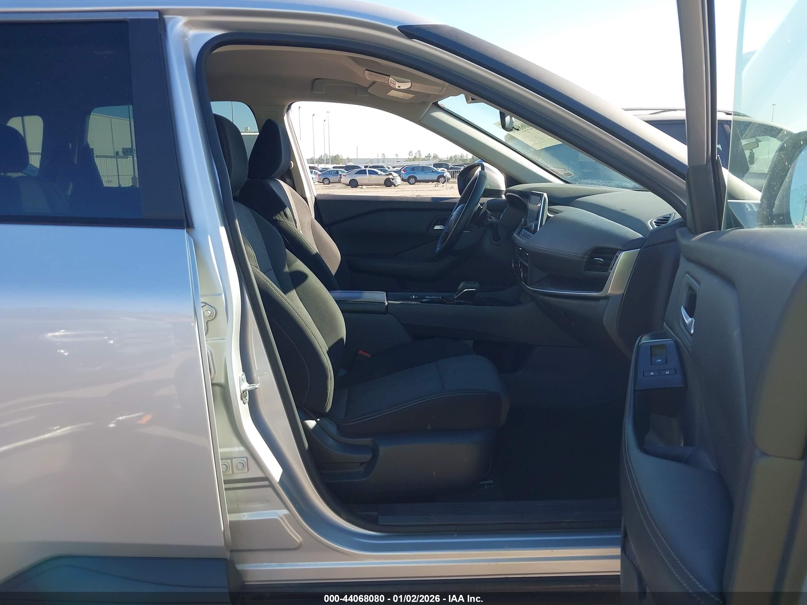 NISSAN ROGUE image 5