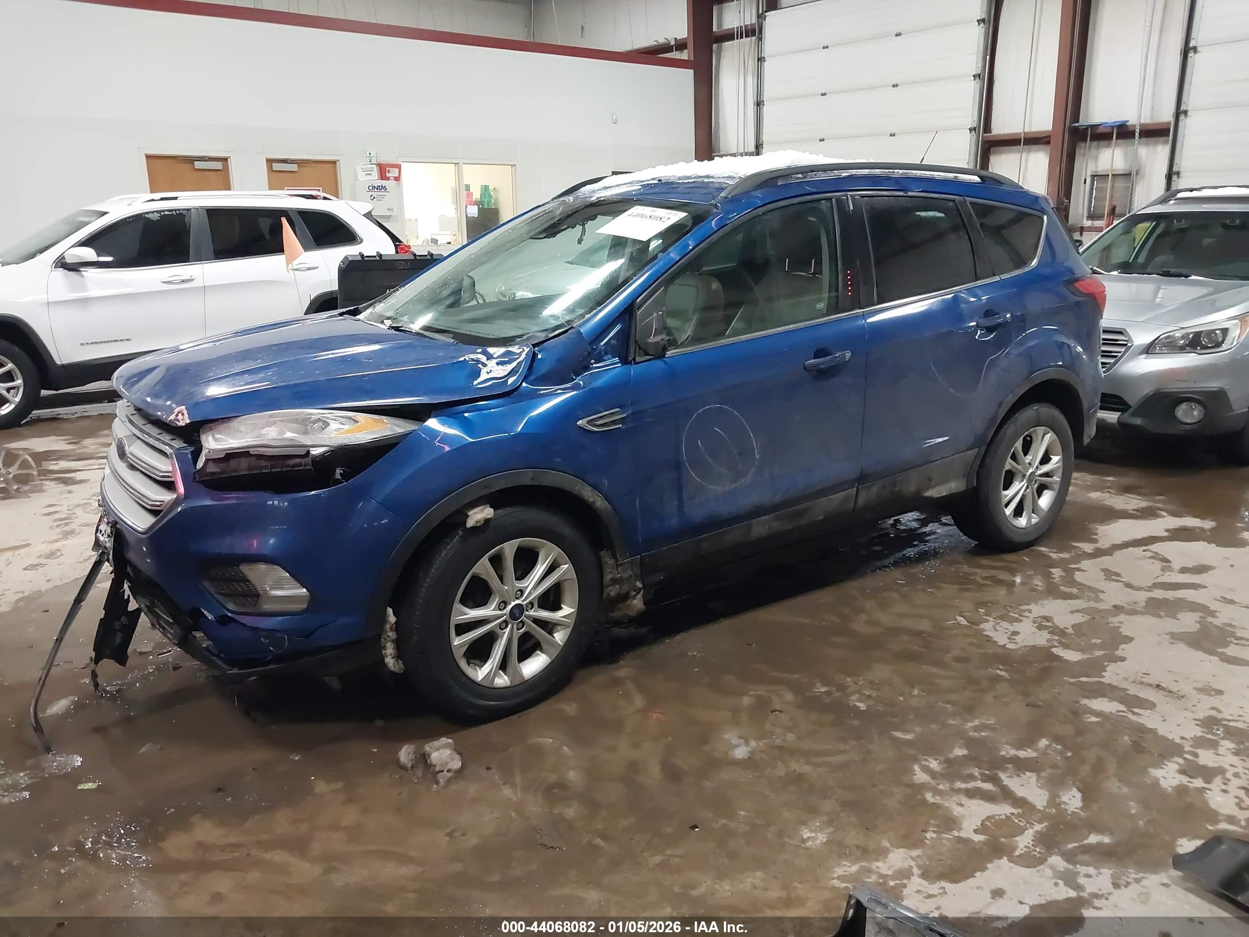 FORD ESCAPE image 2