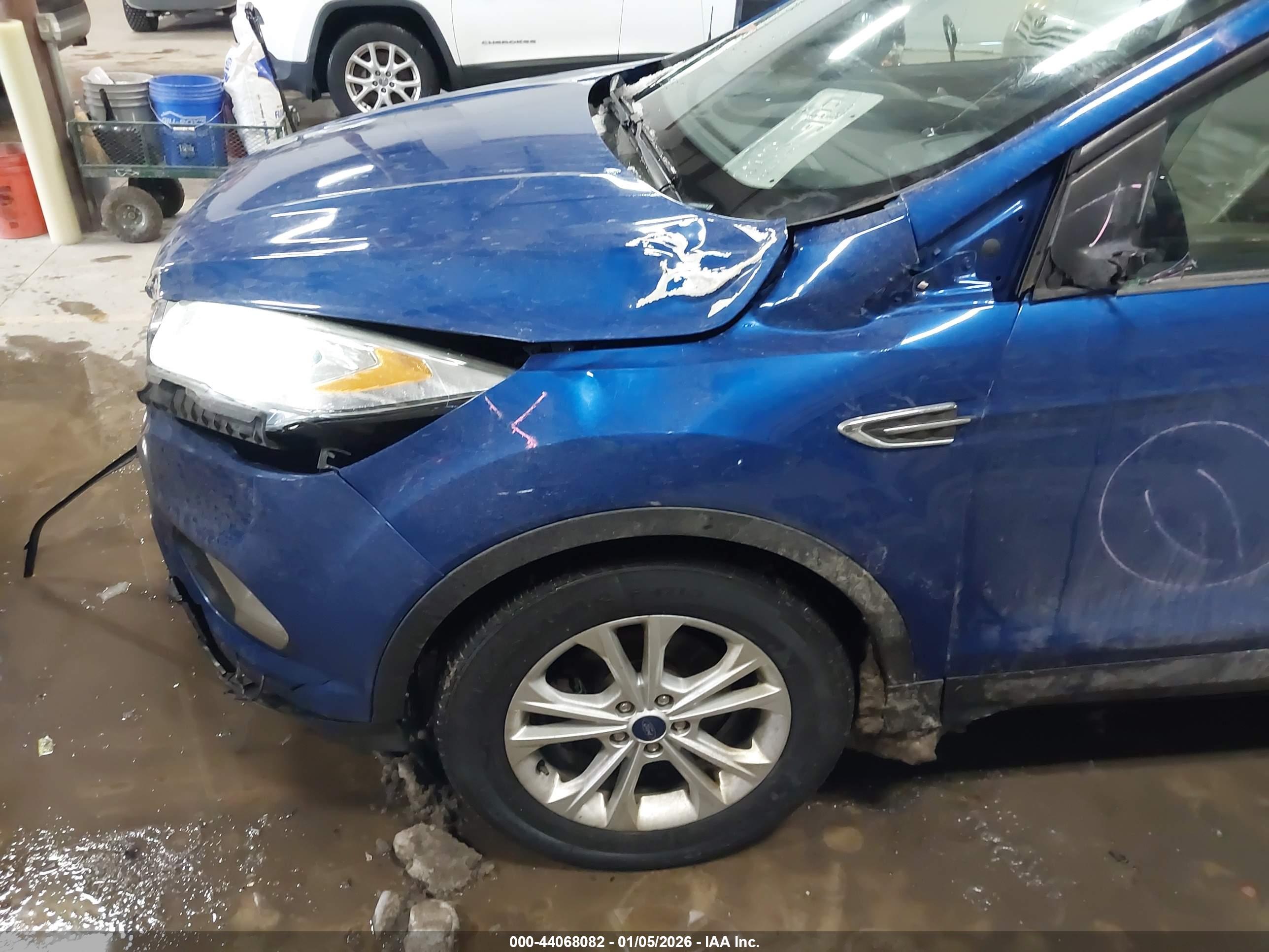 FORD ESCAPE image 6