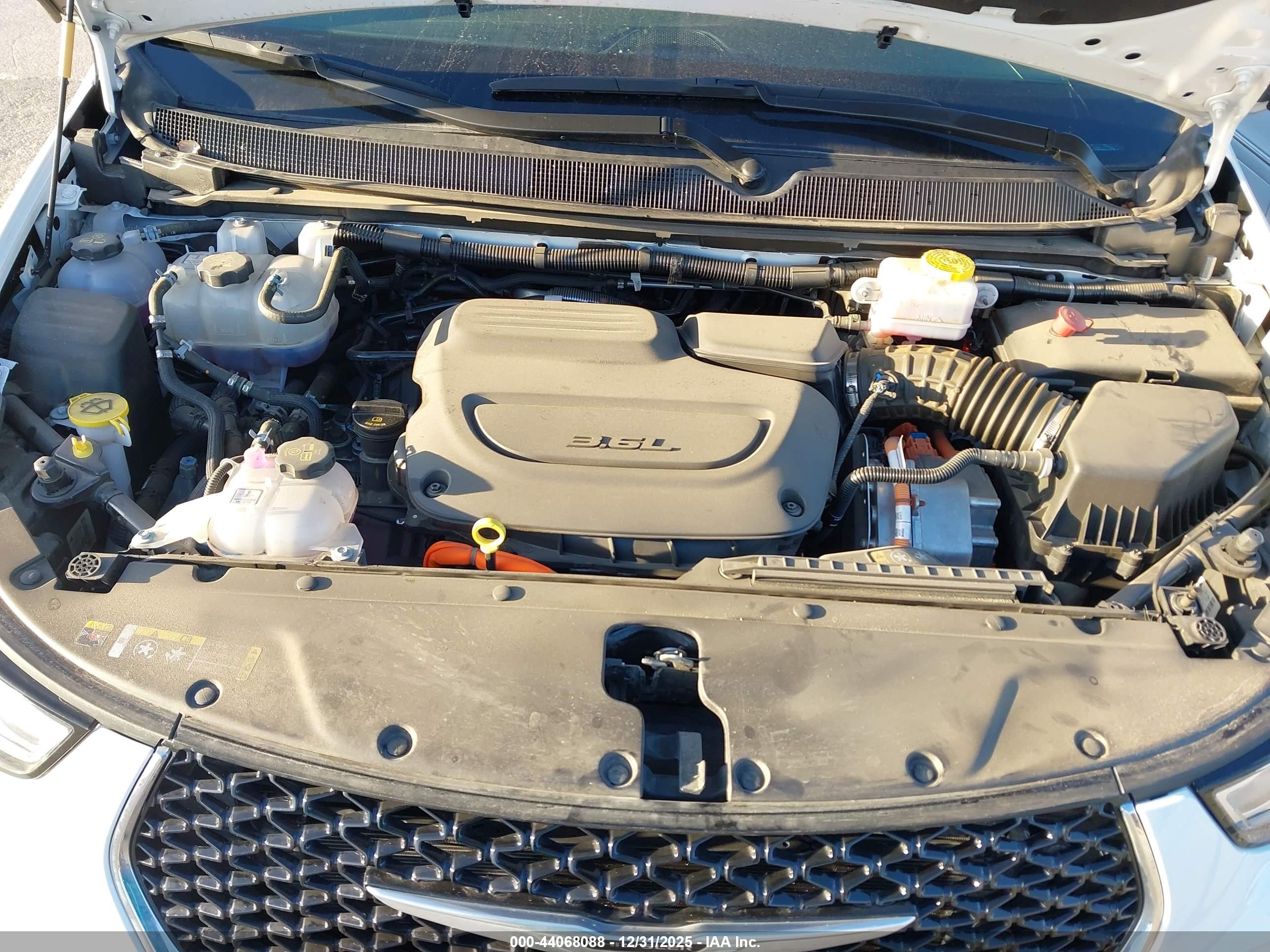 CHRYSLER PACIFICA image 10