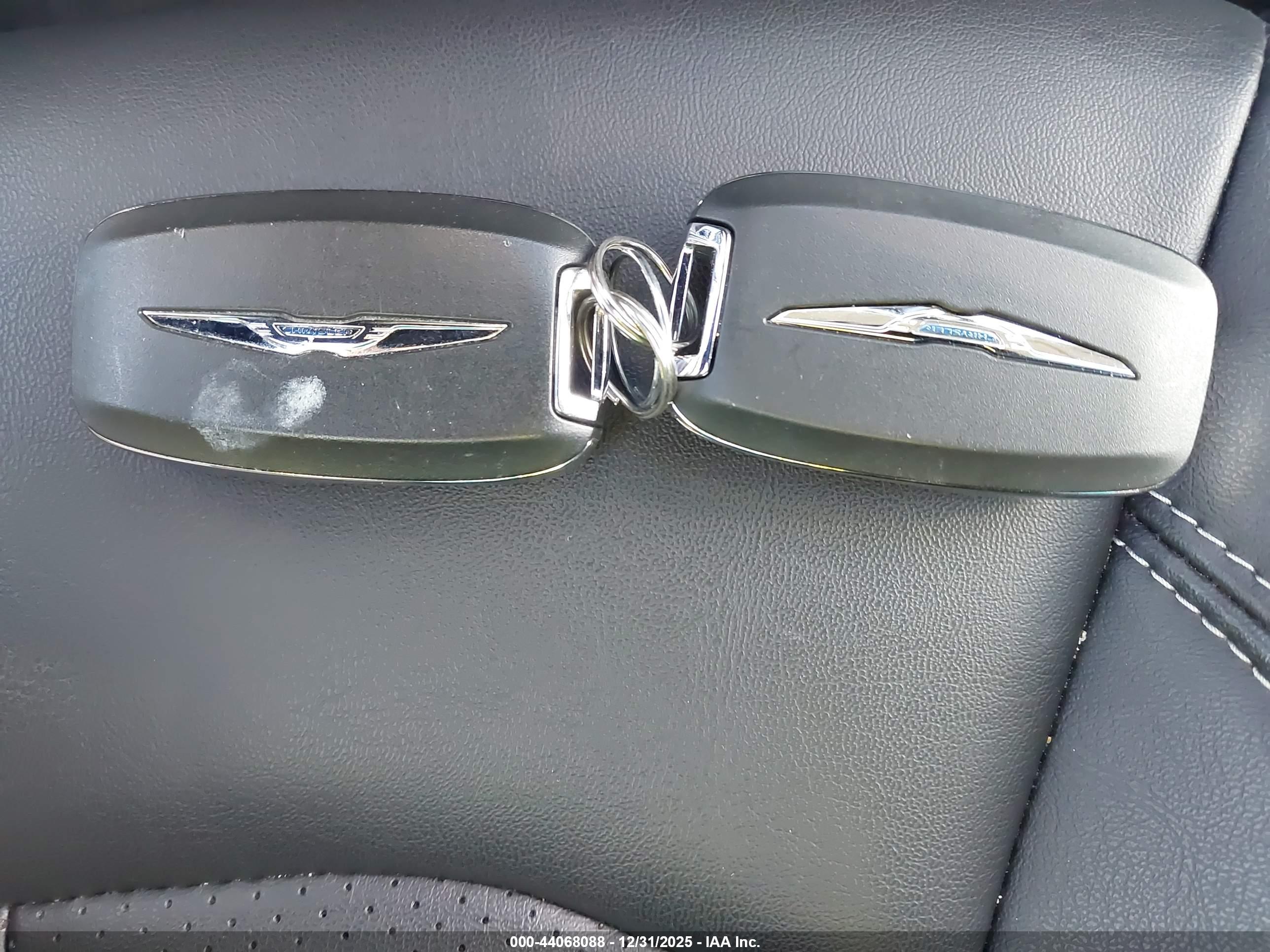CHRYSLER PACIFICA image 11