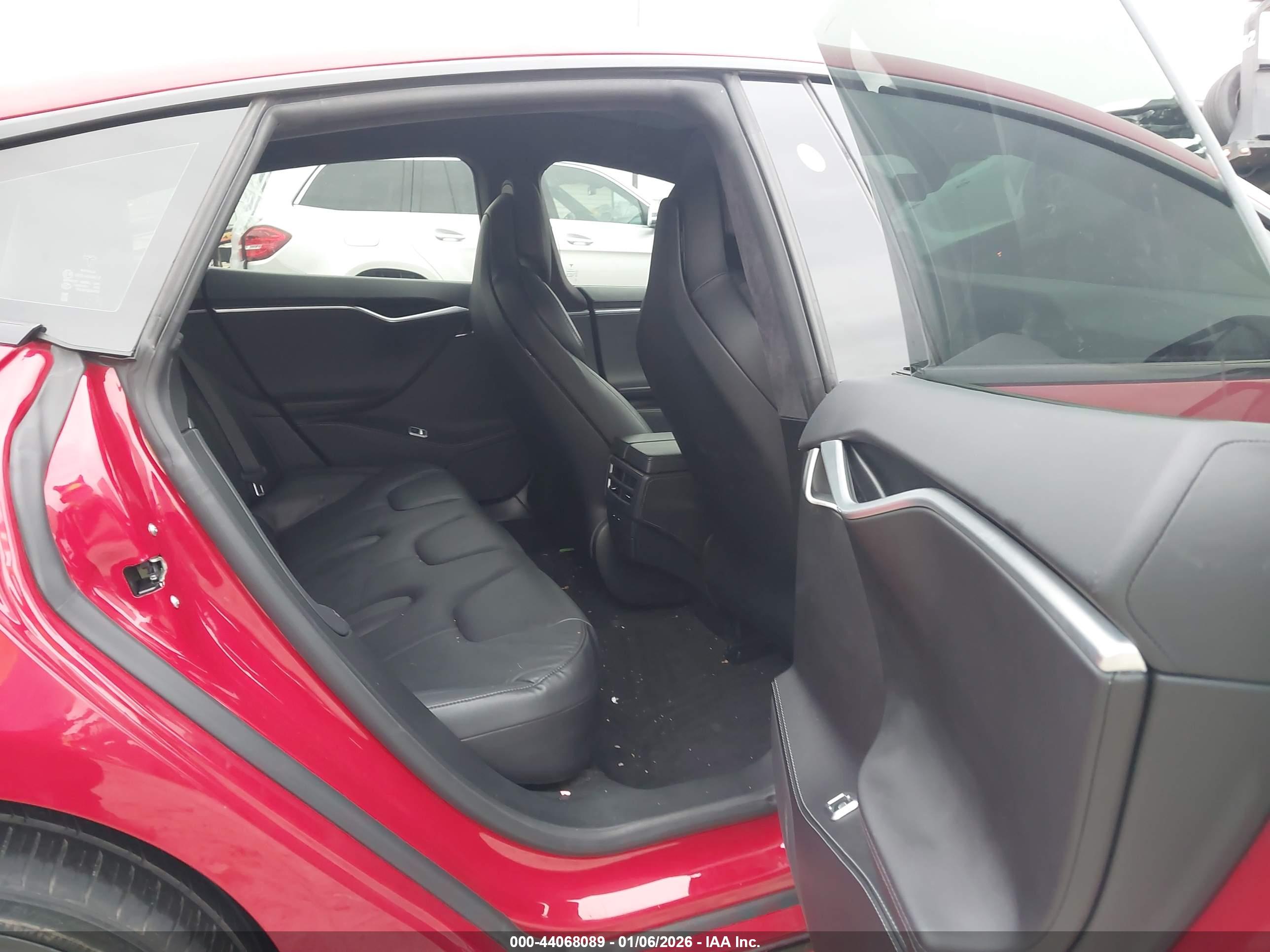 TESLA MODEL image 8