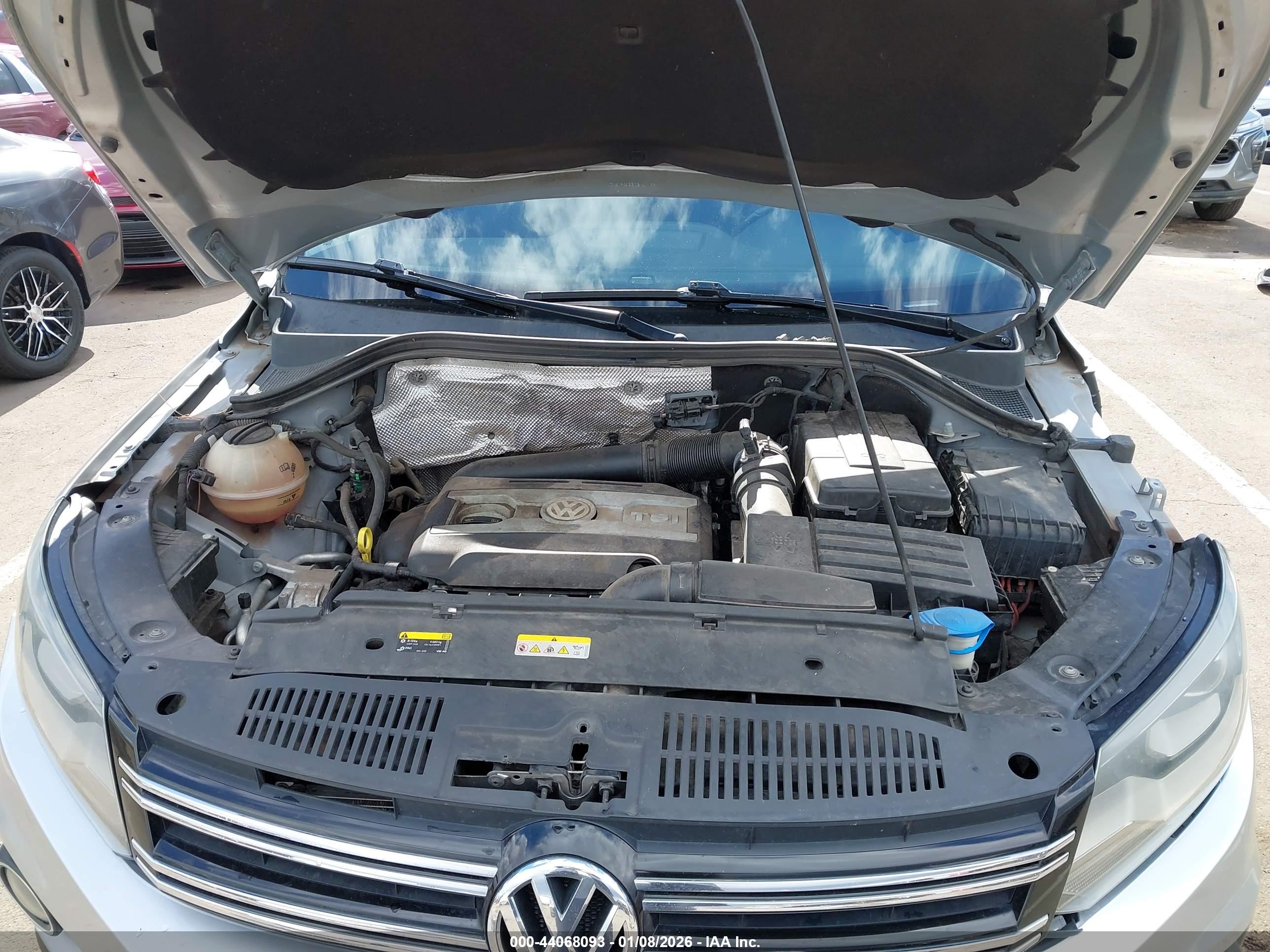 VOLKSWAGEN TIGUAN image 10