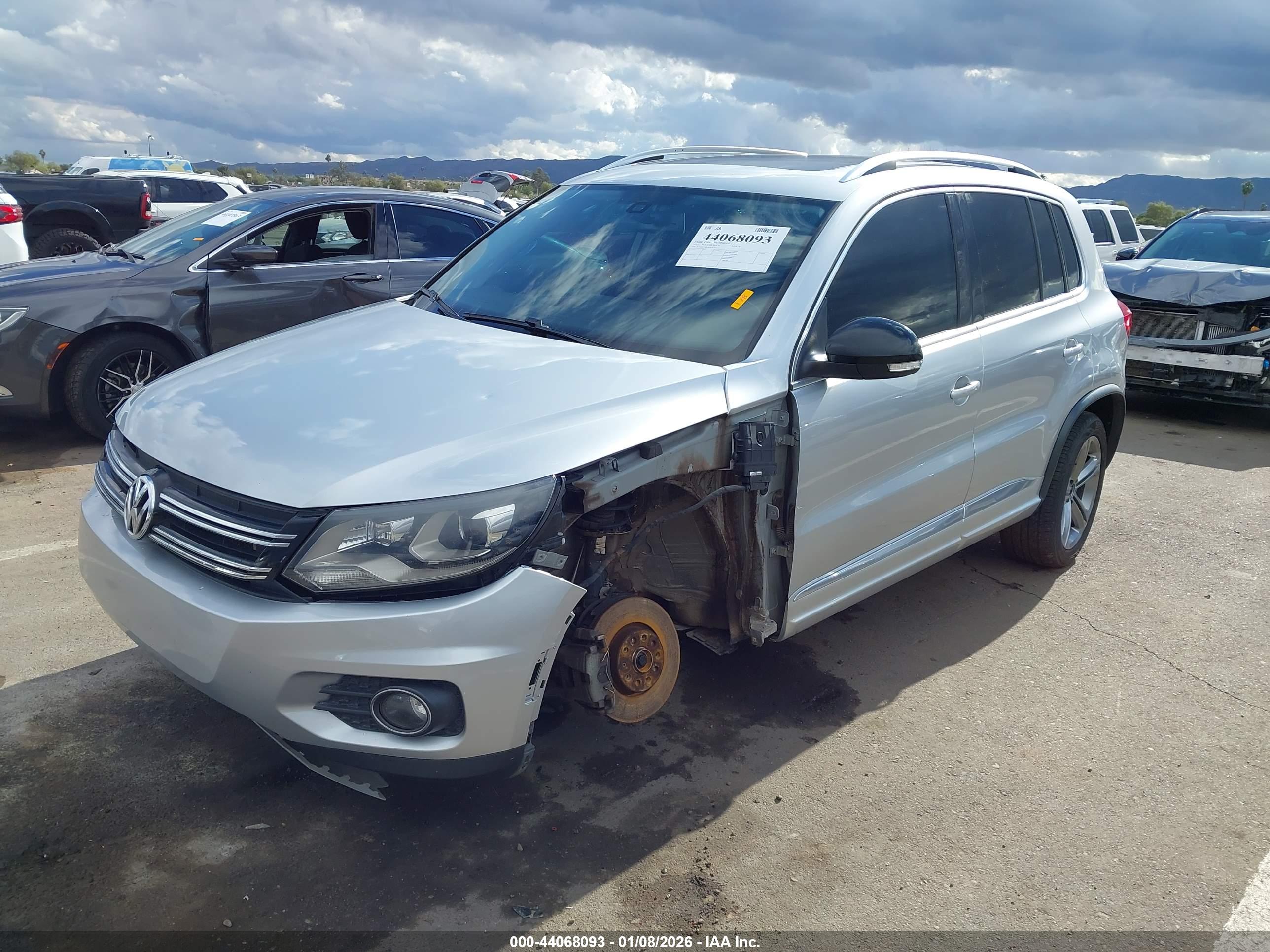 VOLKSWAGEN TIGUAN image 2