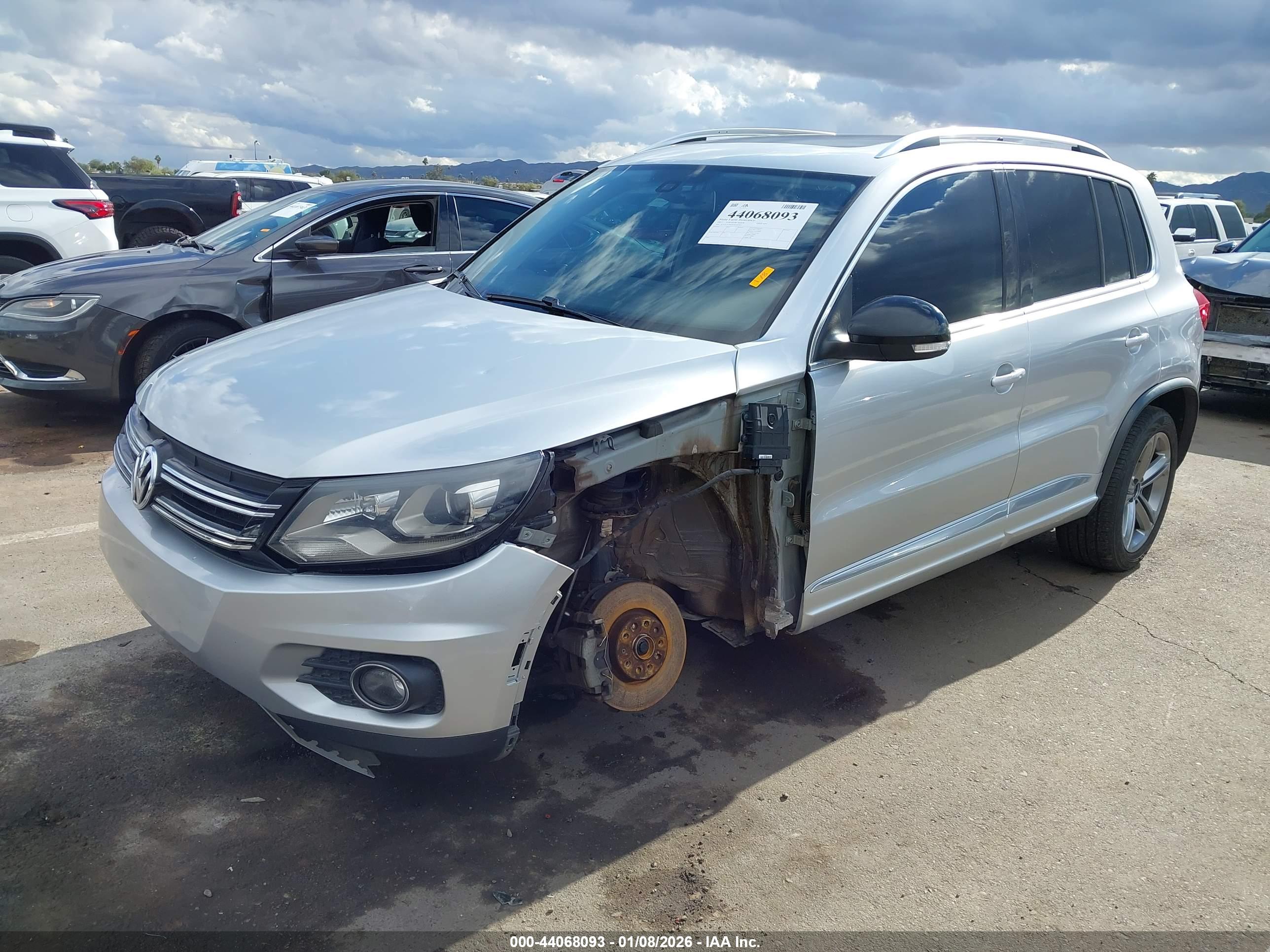 VOLKSWAGEN TIGUAN image 6