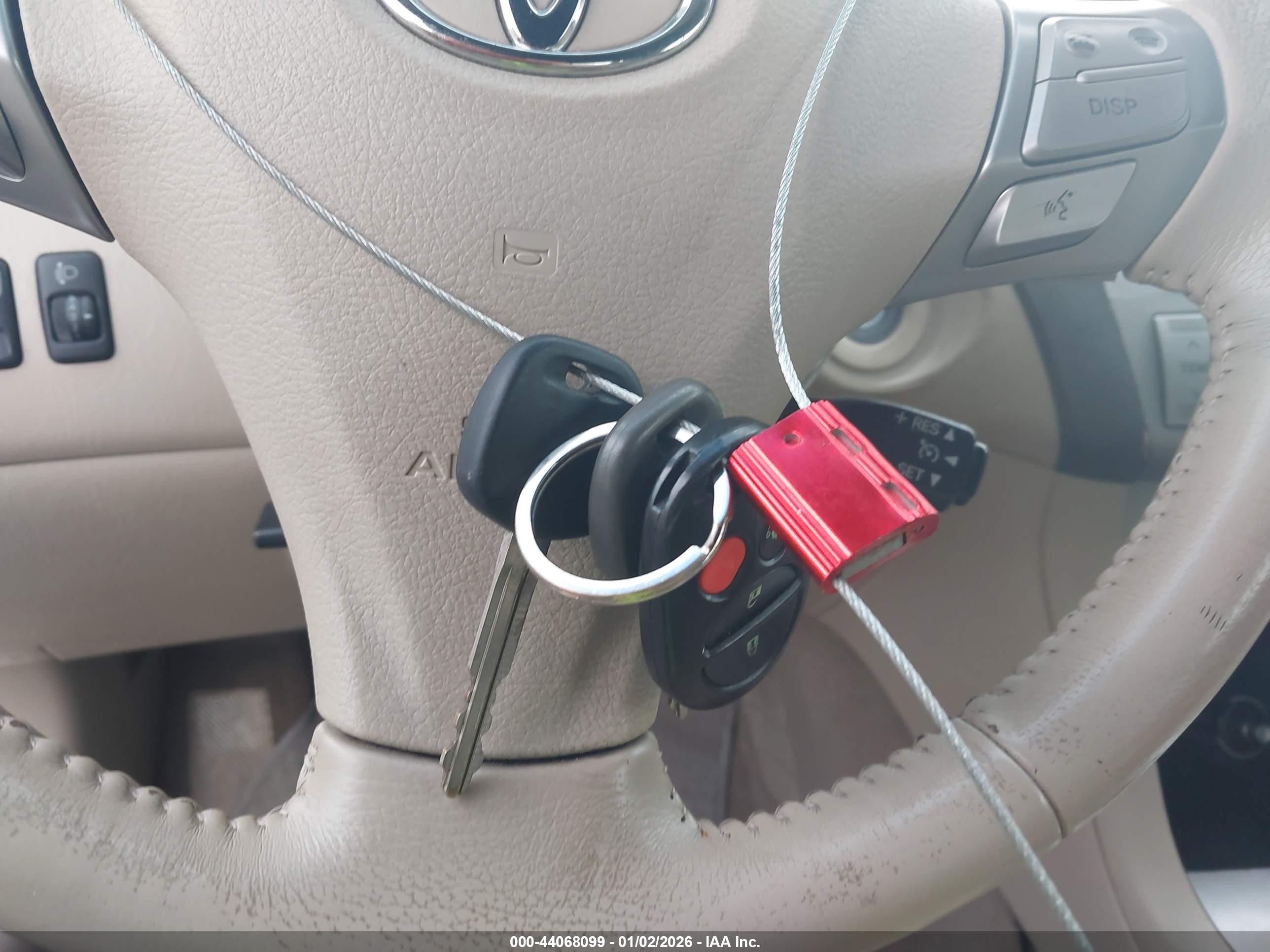 TOYOTA CAMRY image 11