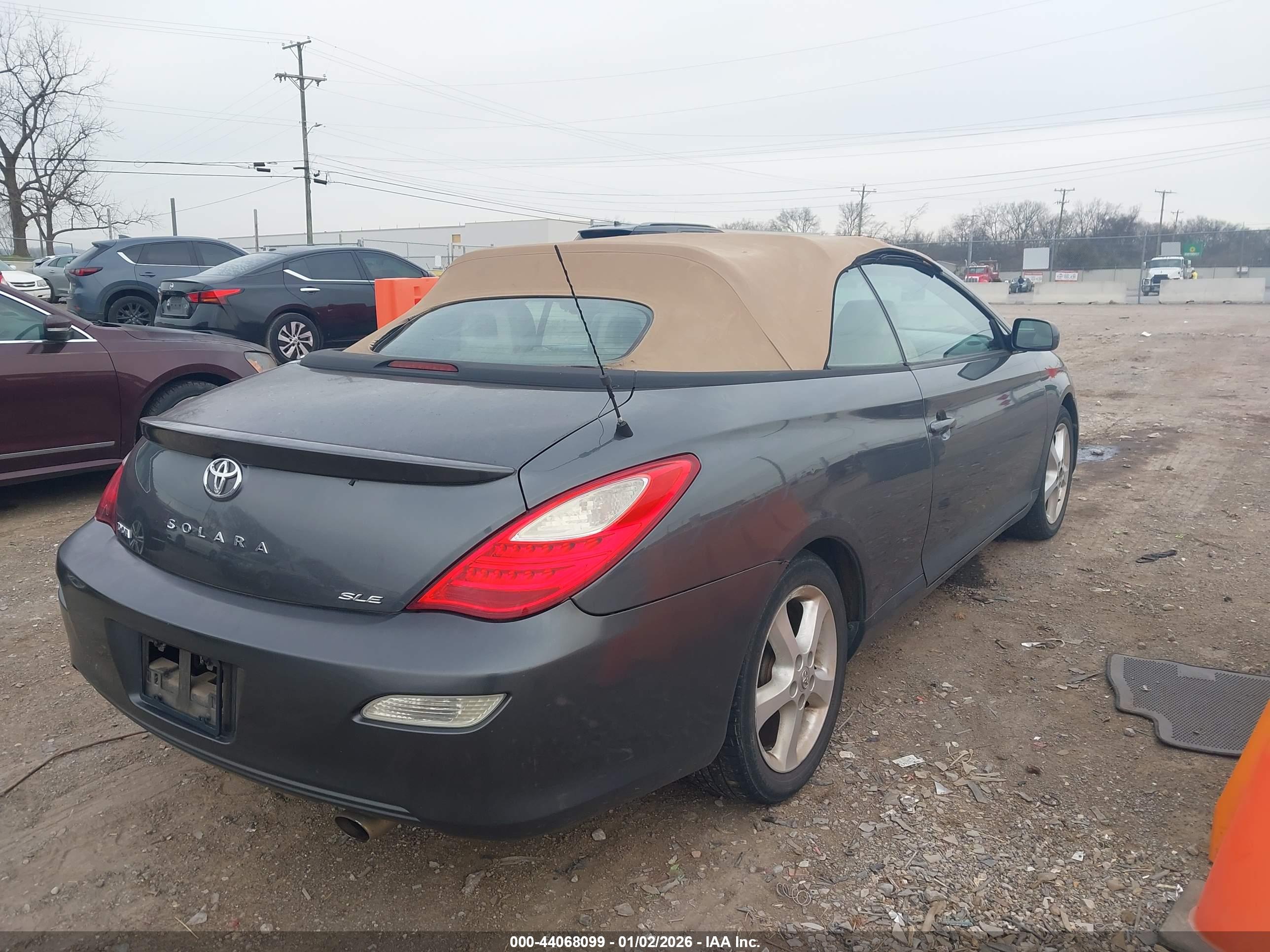 TOYOTA CAMRY image 6