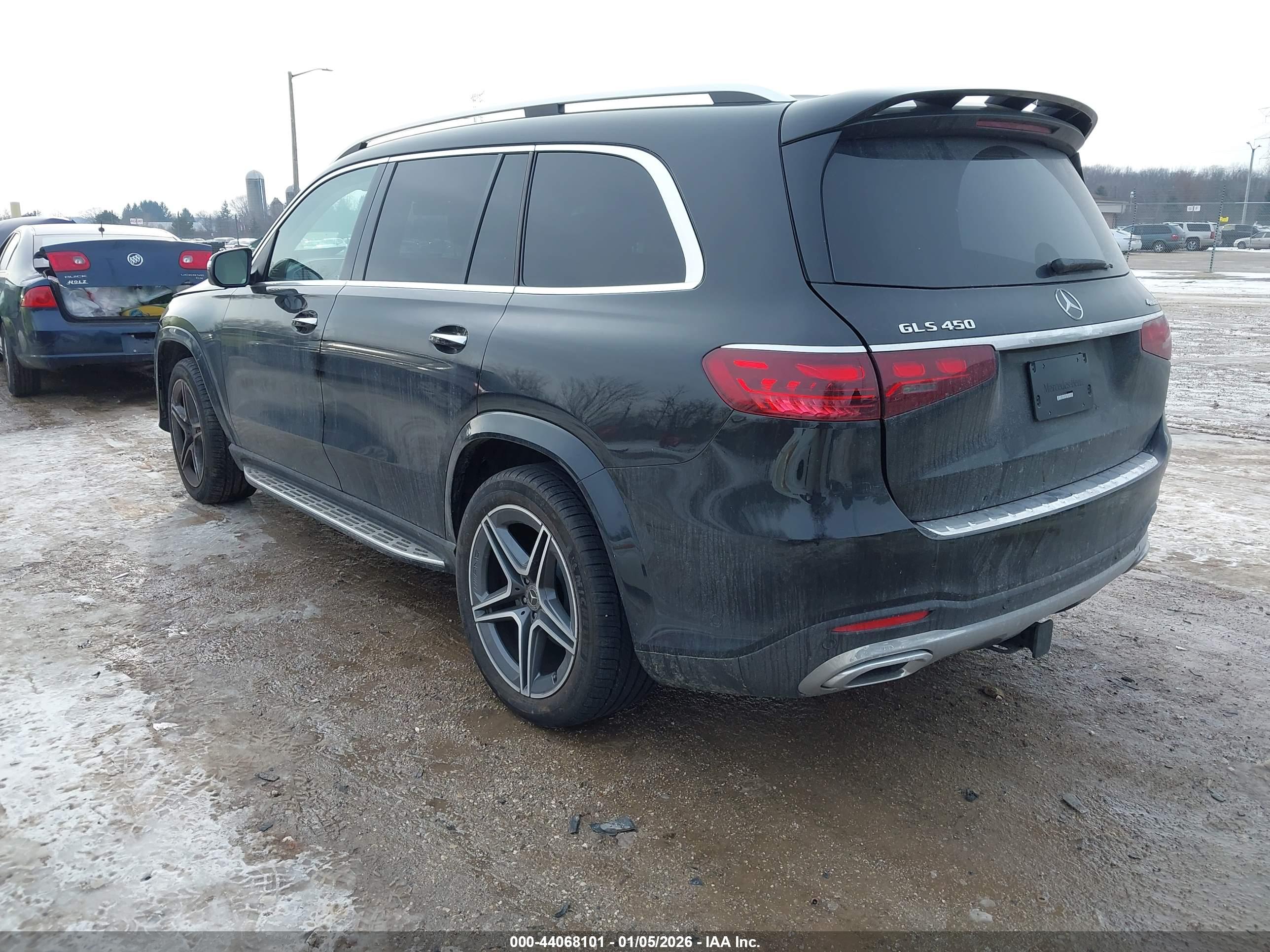 MERCEDES-BENZ GLS image 3