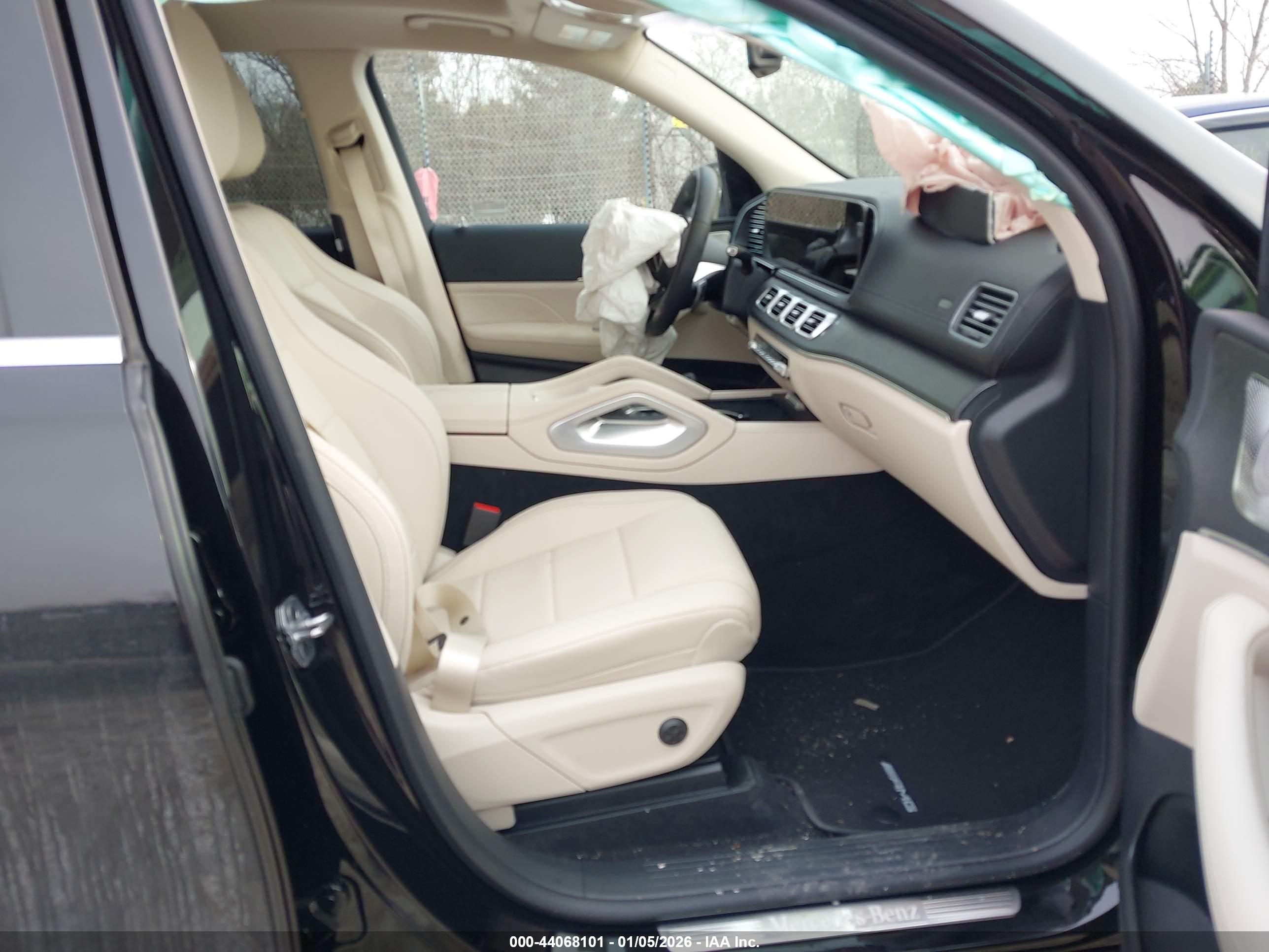 MERCEDES-BENZ GLS image 5