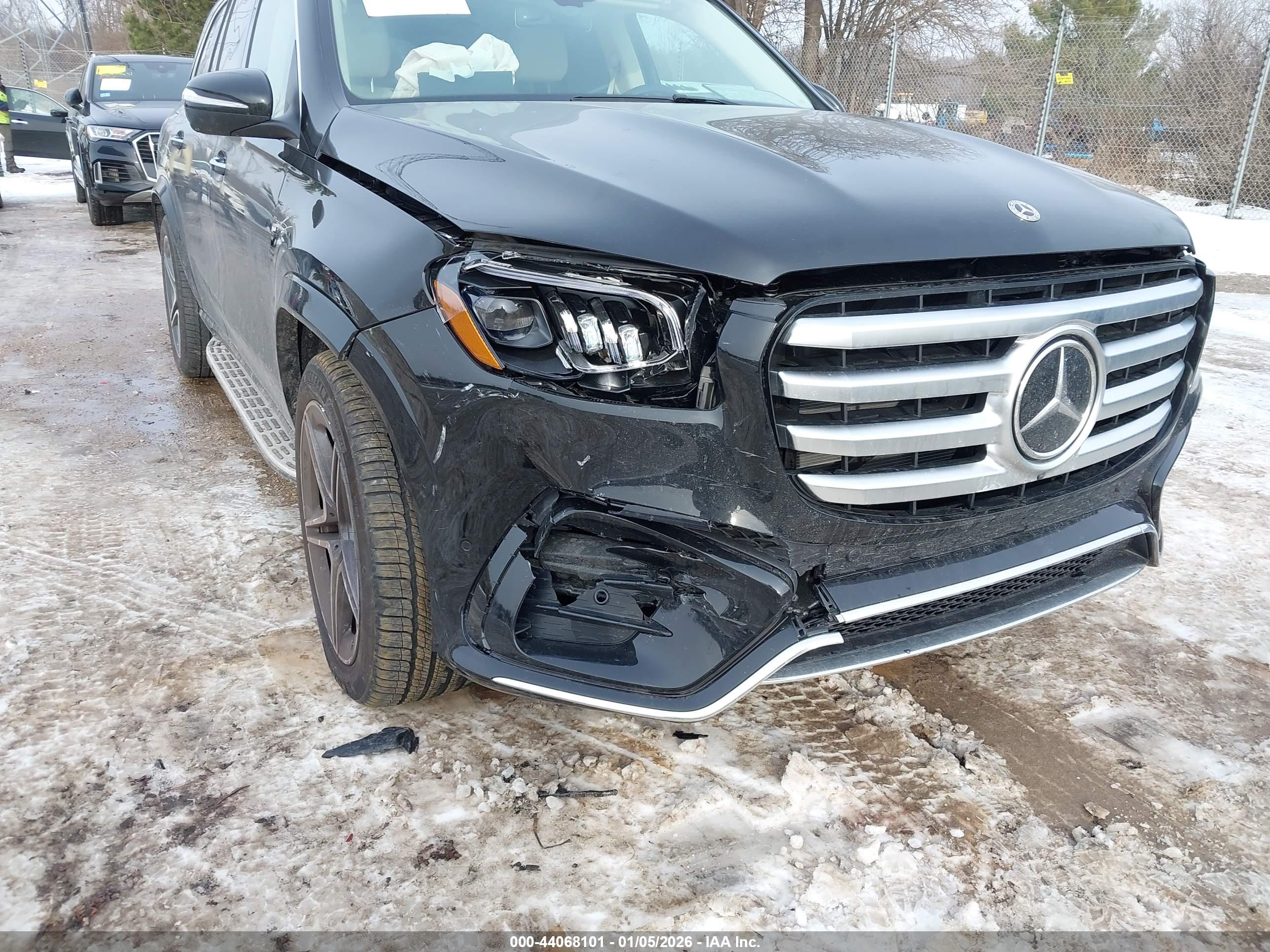 MERCEDES-BENZ GLS image 6