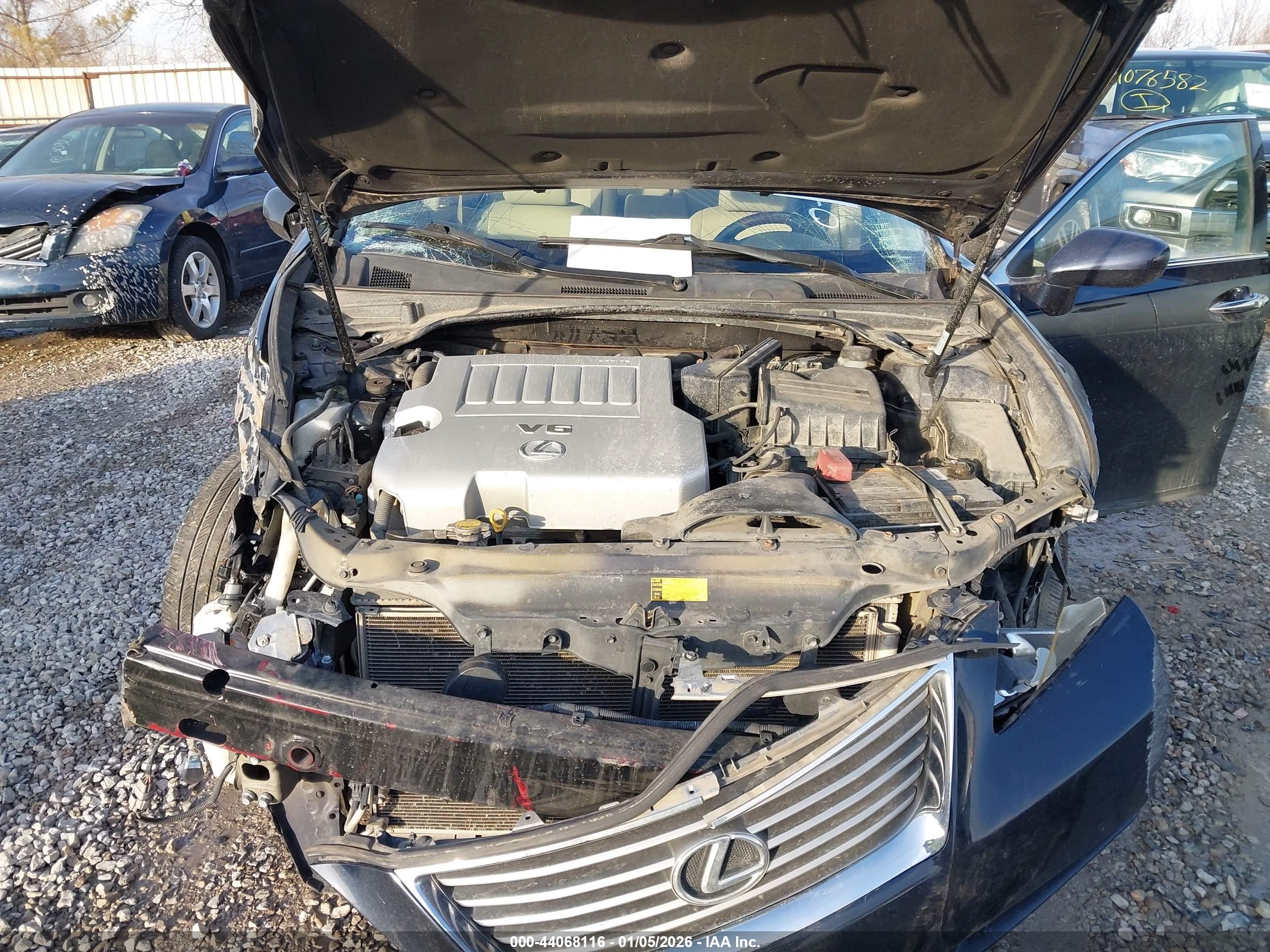 LEXUS ES image 10