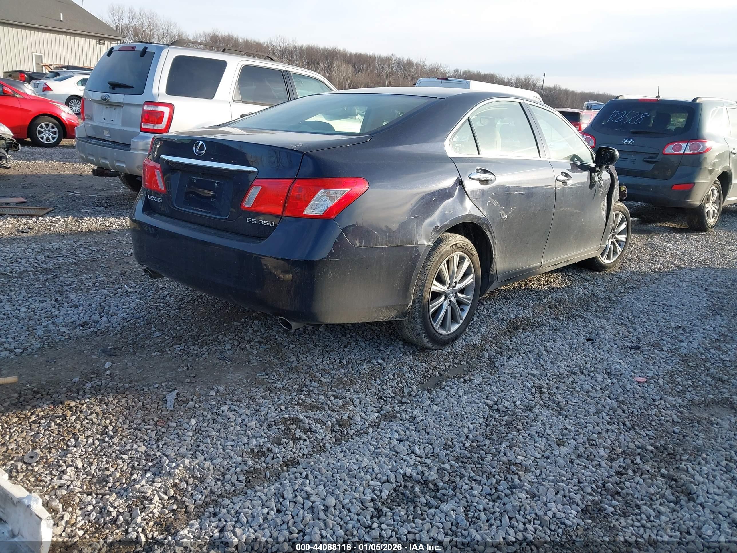 LEXUS ES image 4