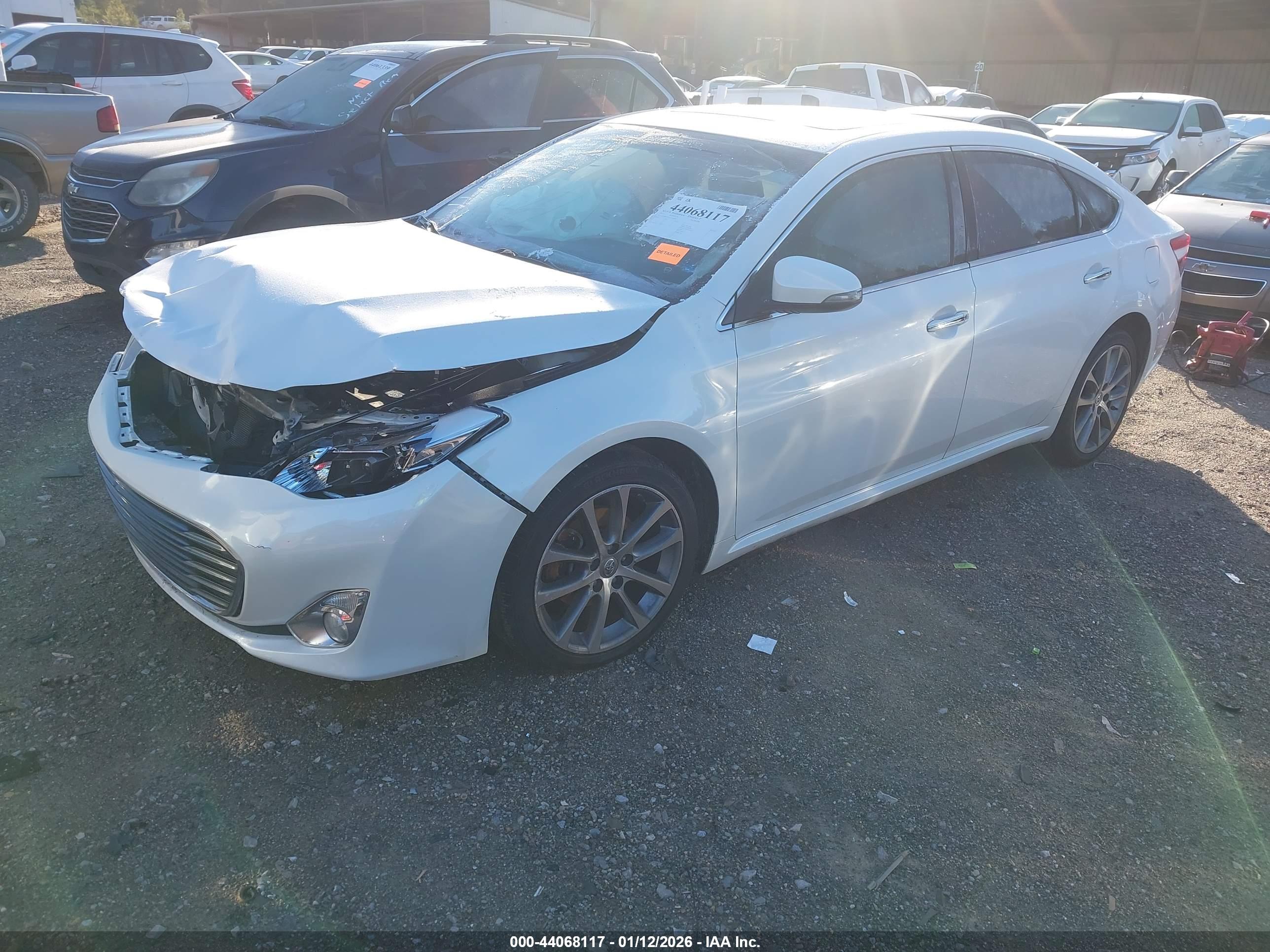 TOYOTA AVALON image 2