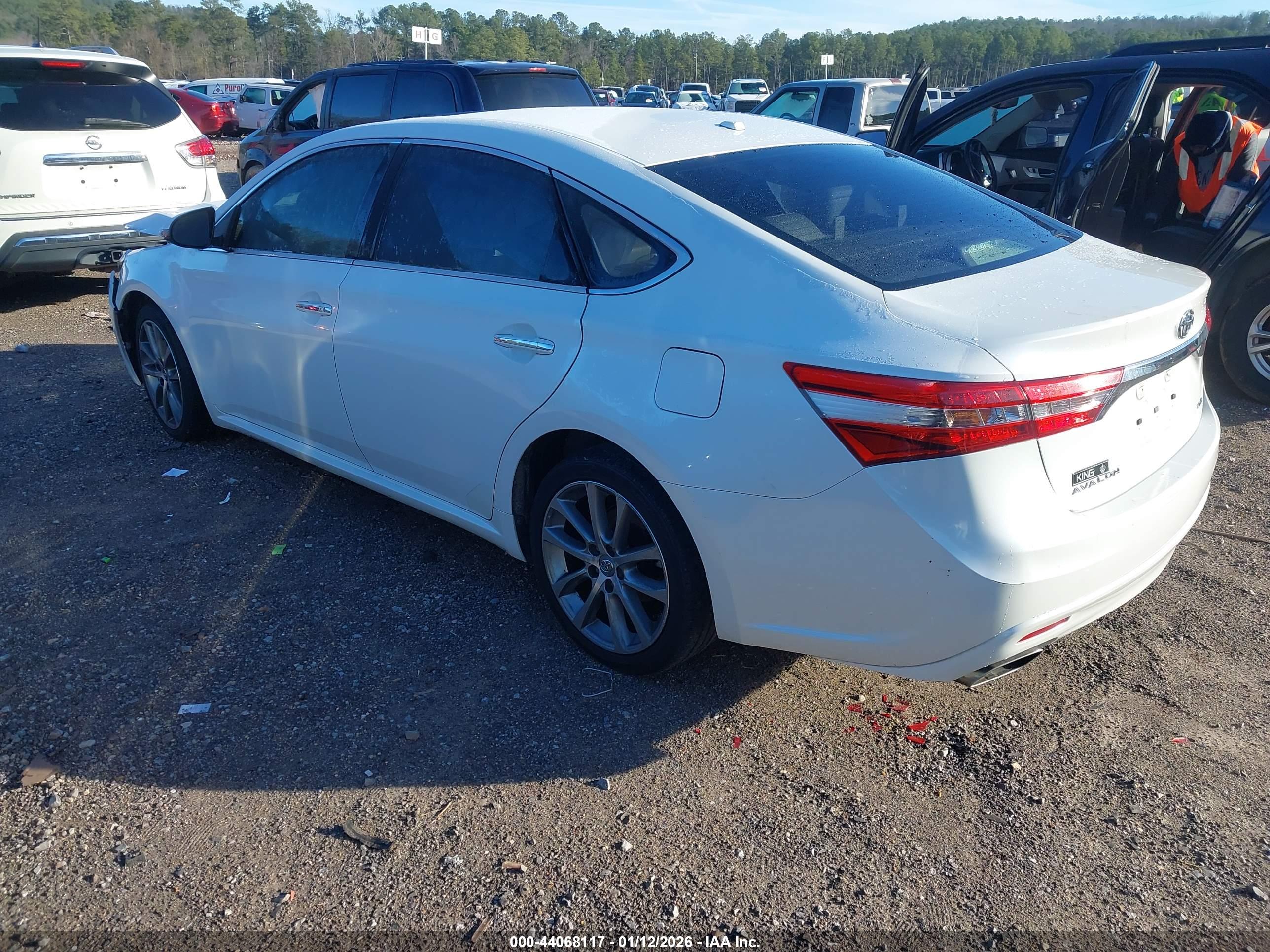 TOYOTA AVALON image 3