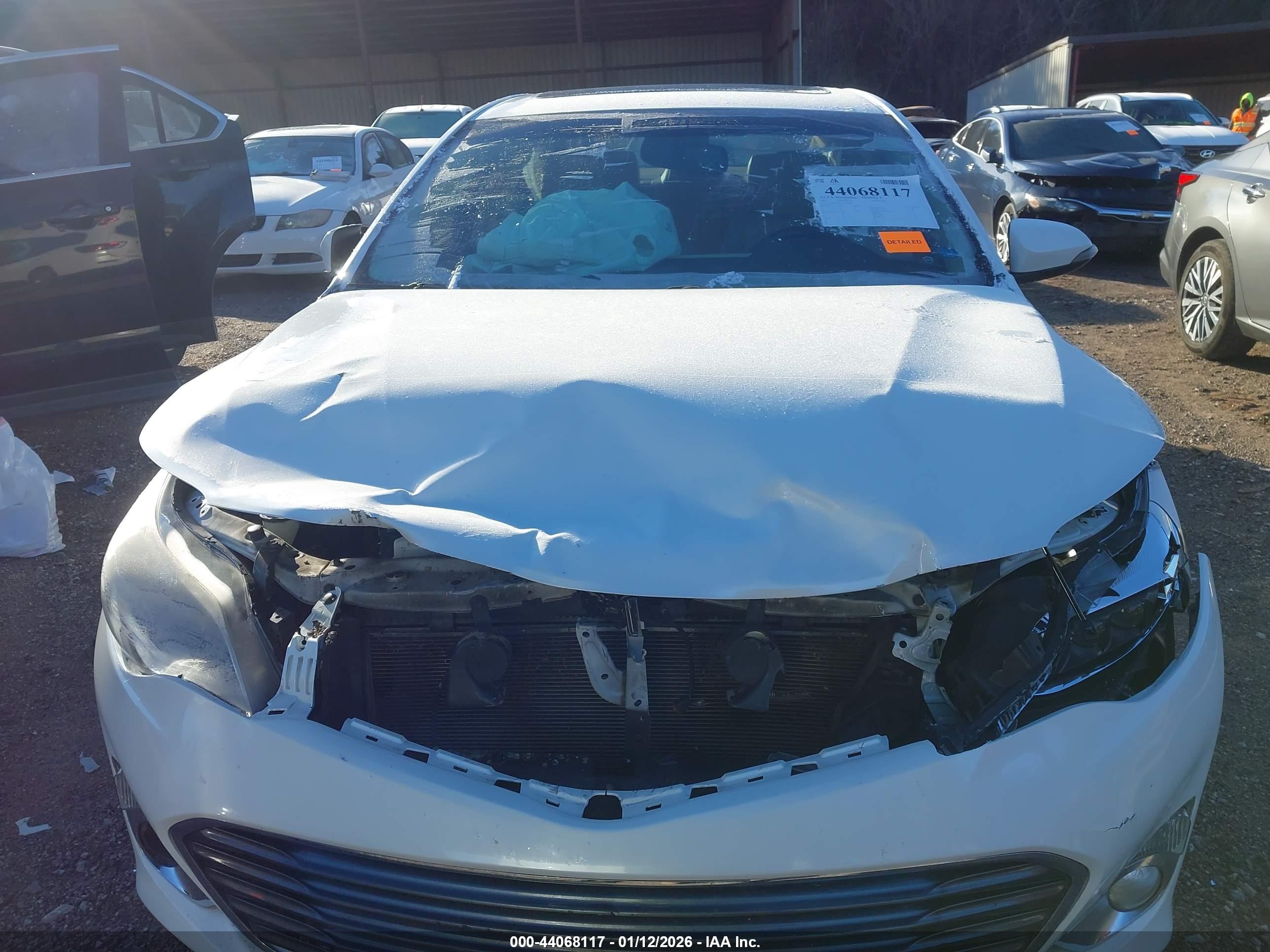 TOYOTA AVALON image 6