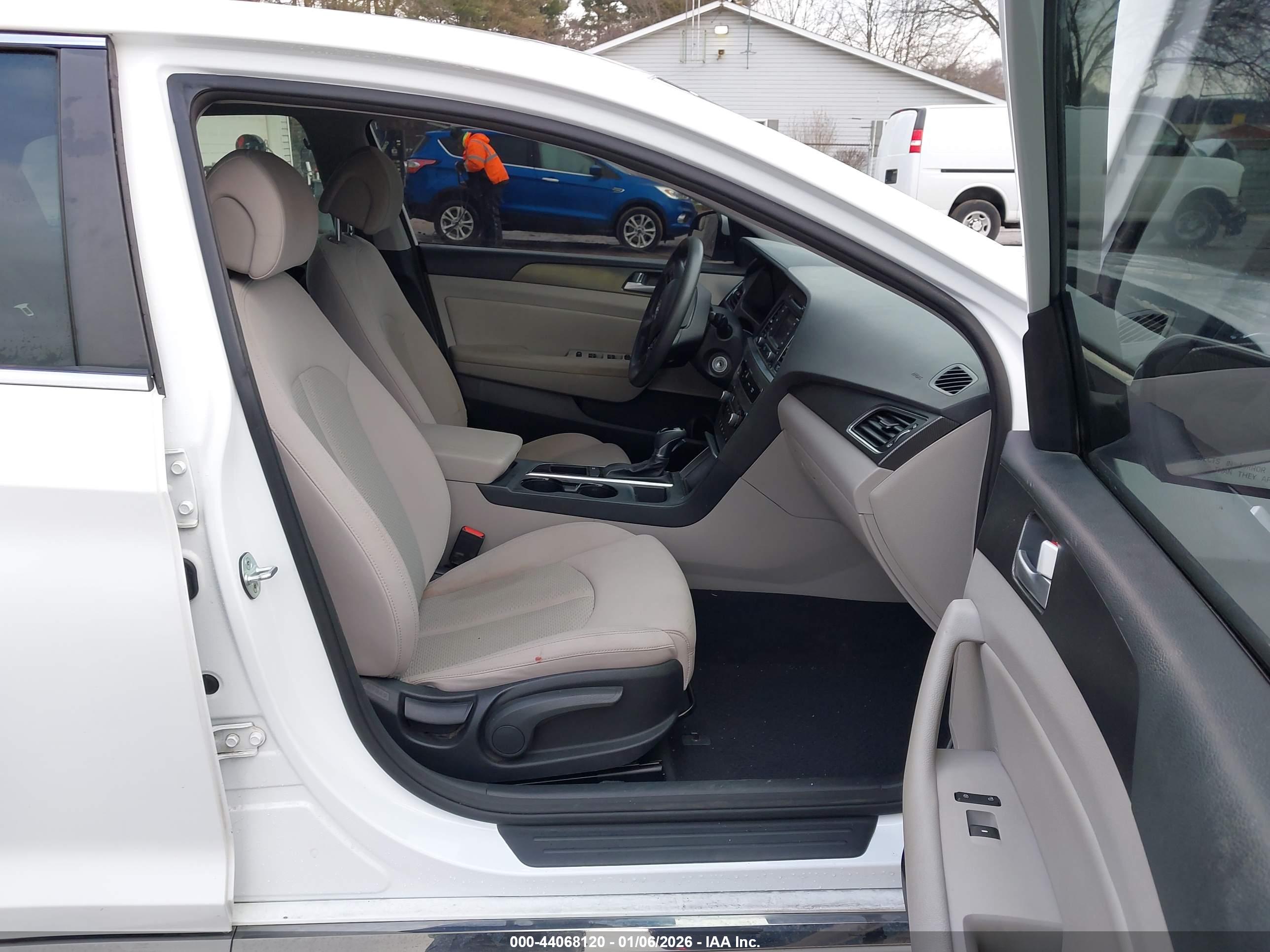 HYUNDAI SONATA image 5