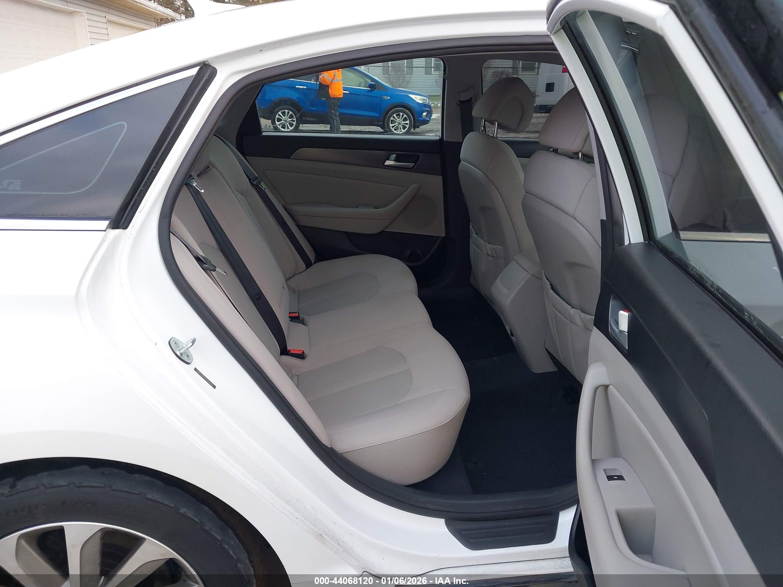 HYUNDAI SONATA image 8