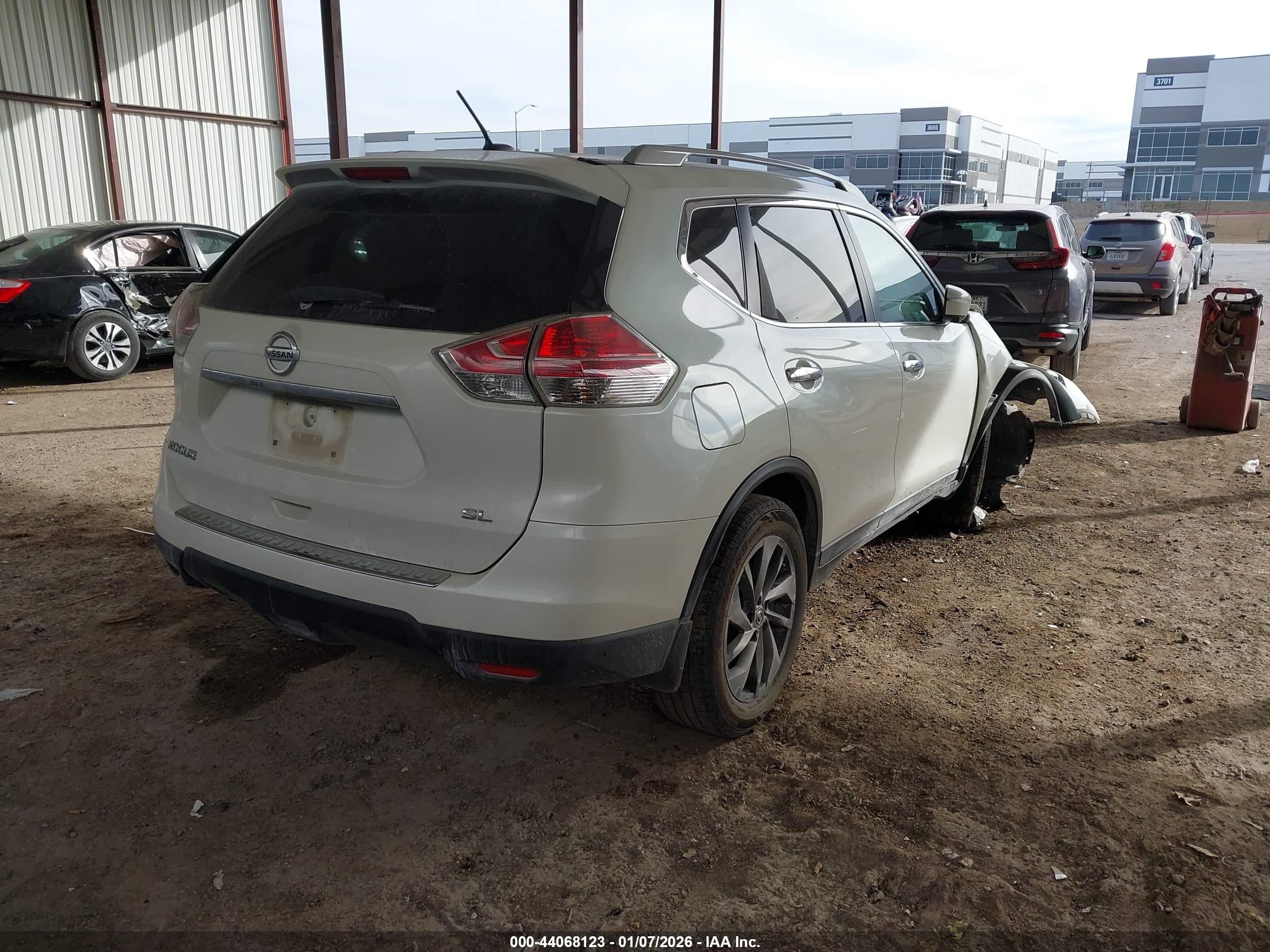 NISSAN ROGUE image 4